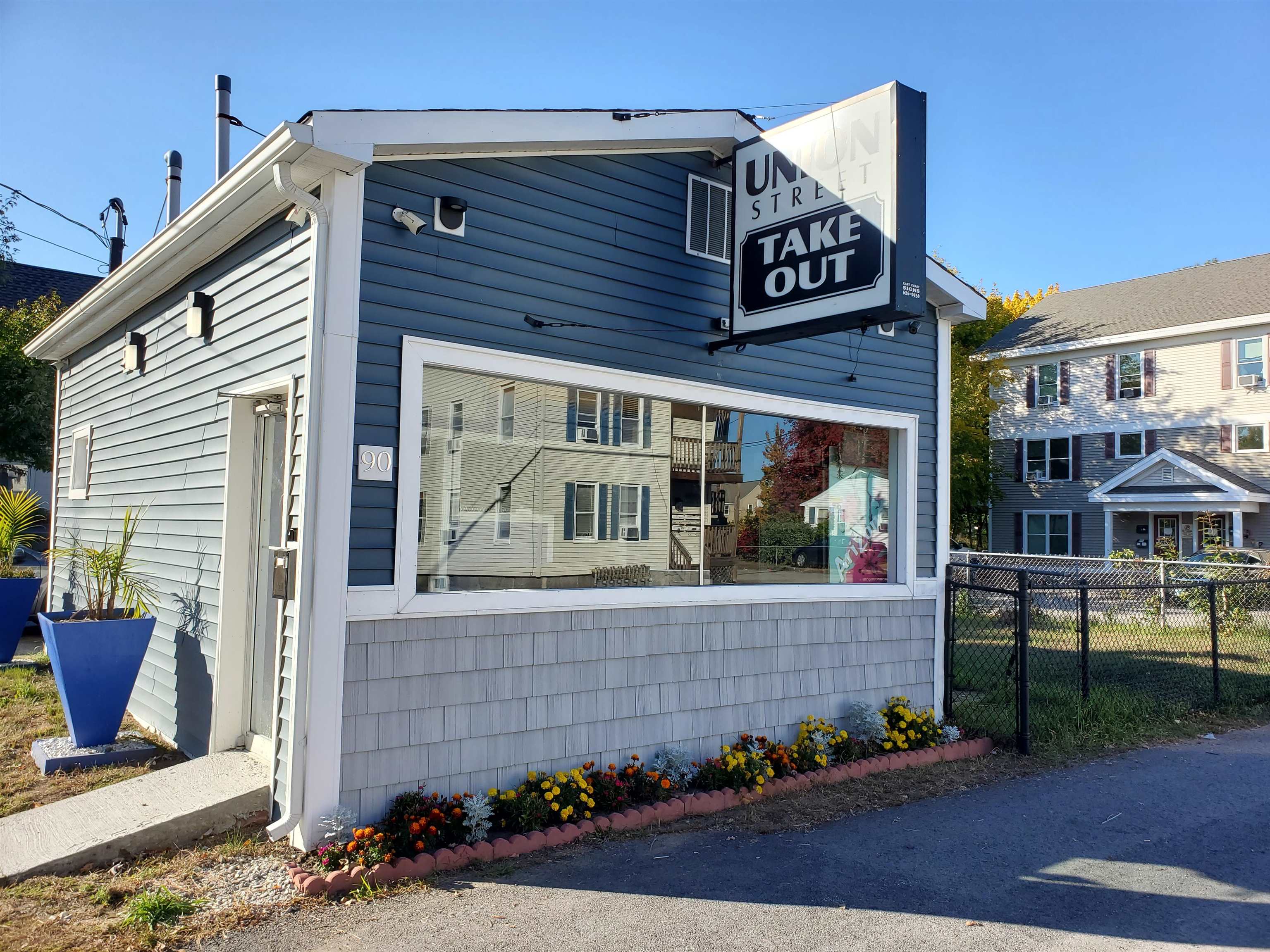 MANCHESTER NH Commercial Property for sale $$249,000 | $586 per sq.ft.