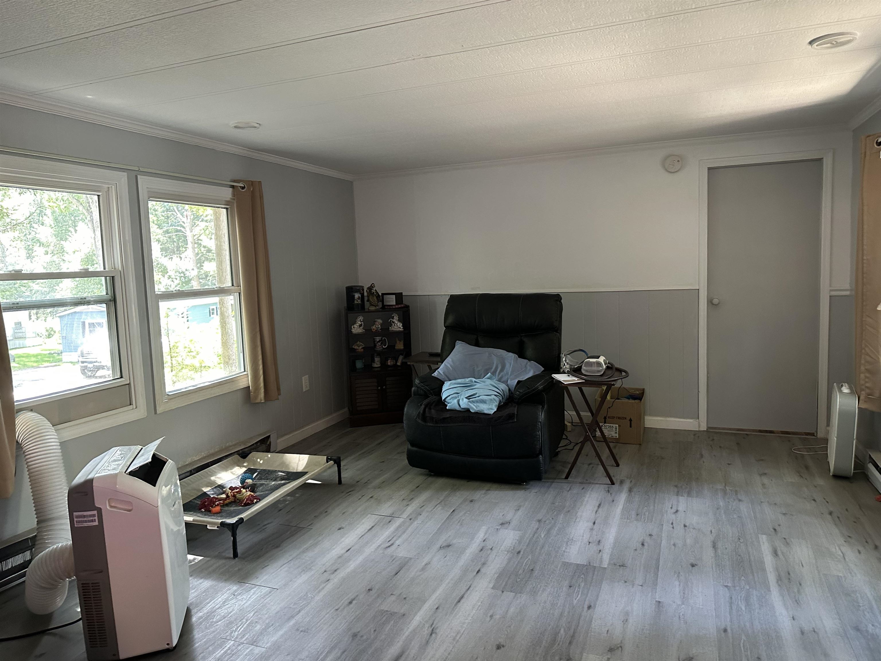 Photo 5 of 33