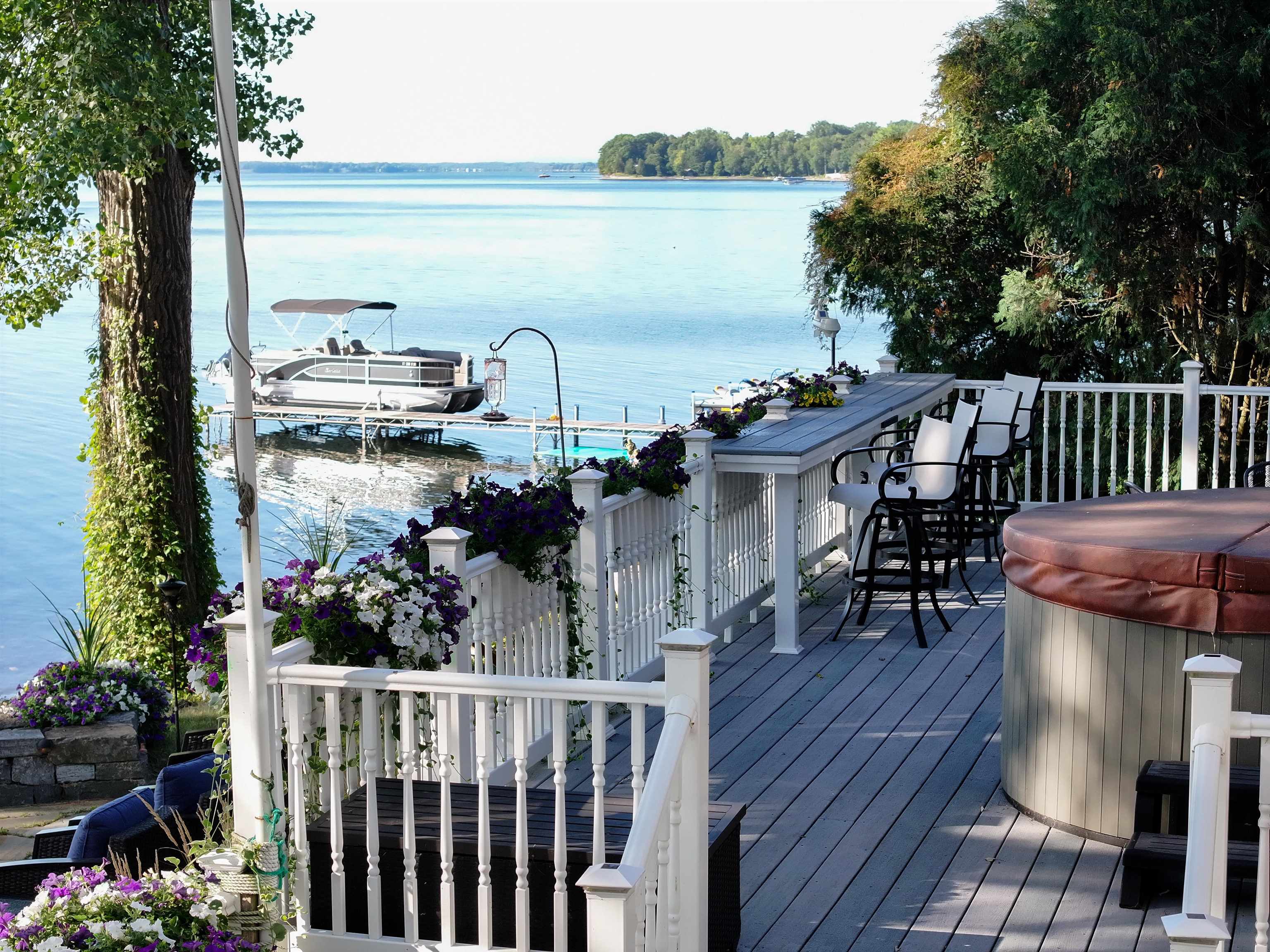 Homes for sale in North Hero, VT | 480 Lakeview Dr, North Hero, VT 05474 | MLS# 5057244