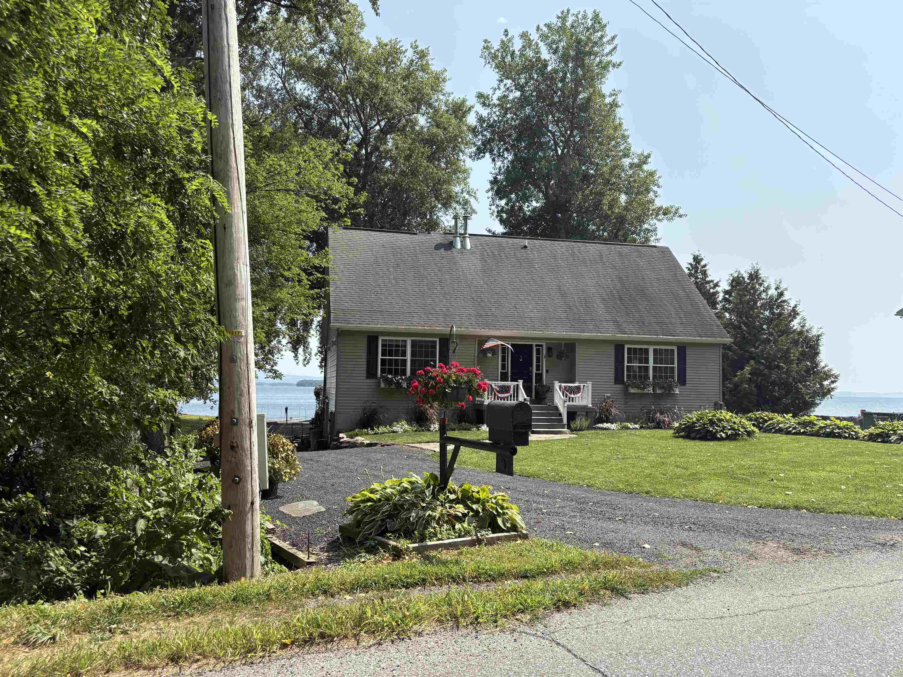 Homes for sale in North Hero, VT | 480 Lakeview Dr, North Hero, VT 05474 | MLS# 5057244