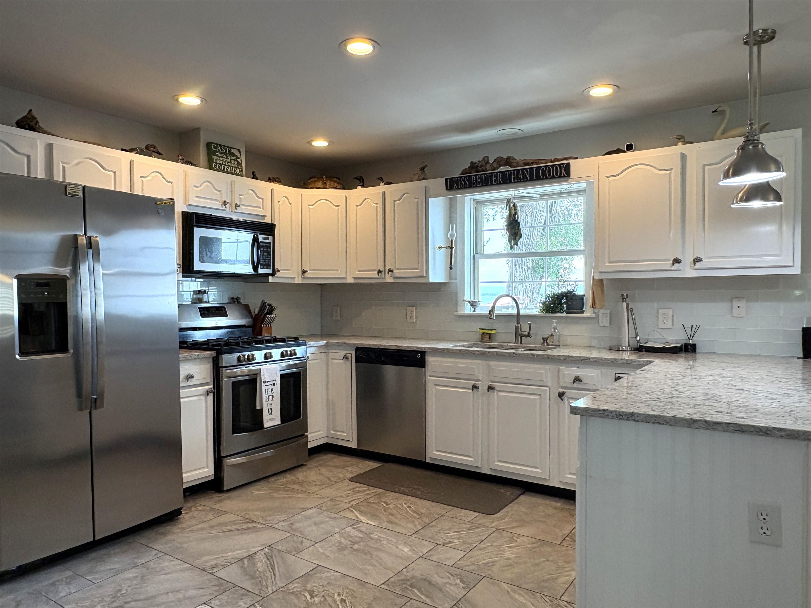 Homes for sale in North Hero, VT | 480 Lakeview Dr, North Hero, VT 05474 | MLS# 5057244