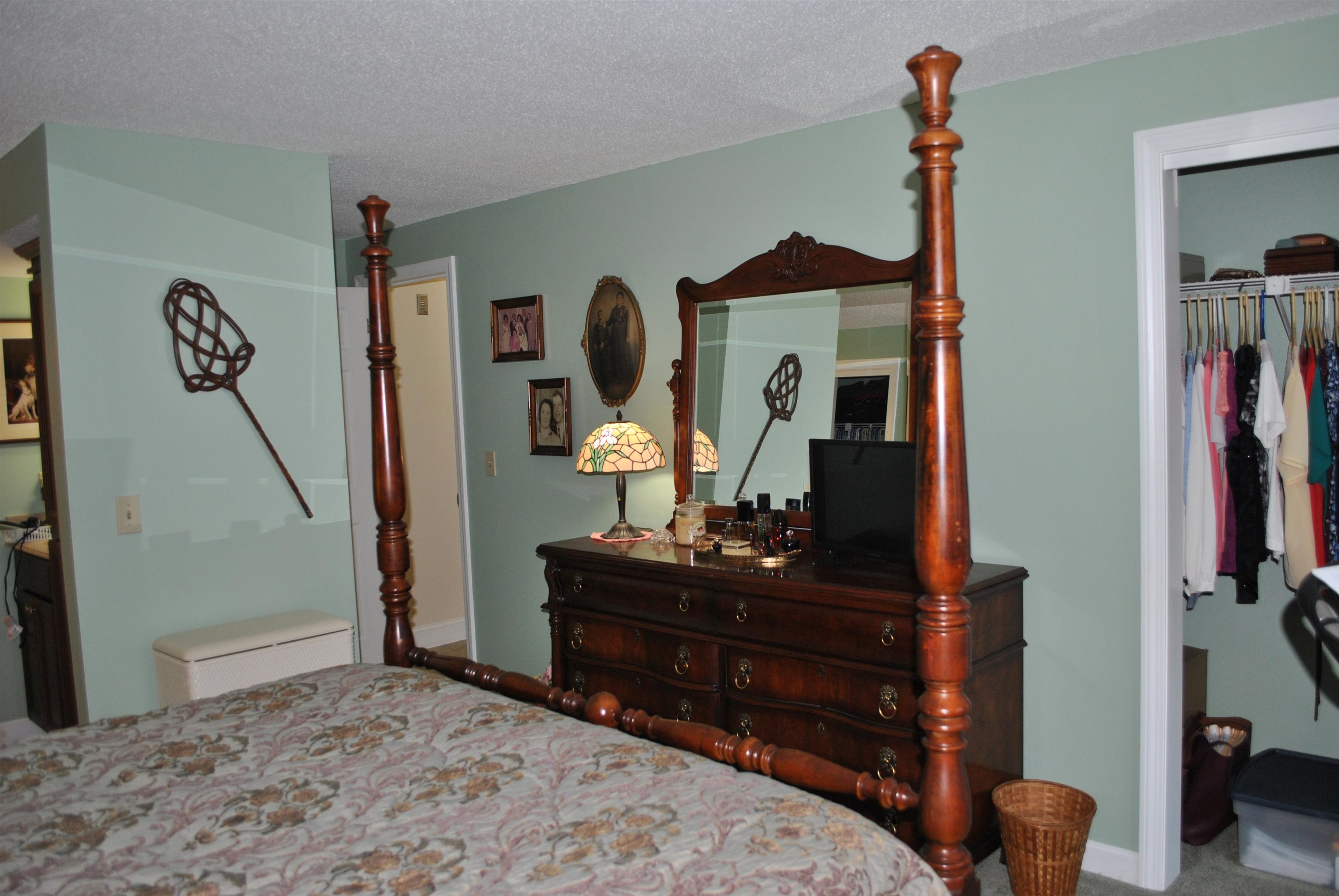 Photo 20 of 28