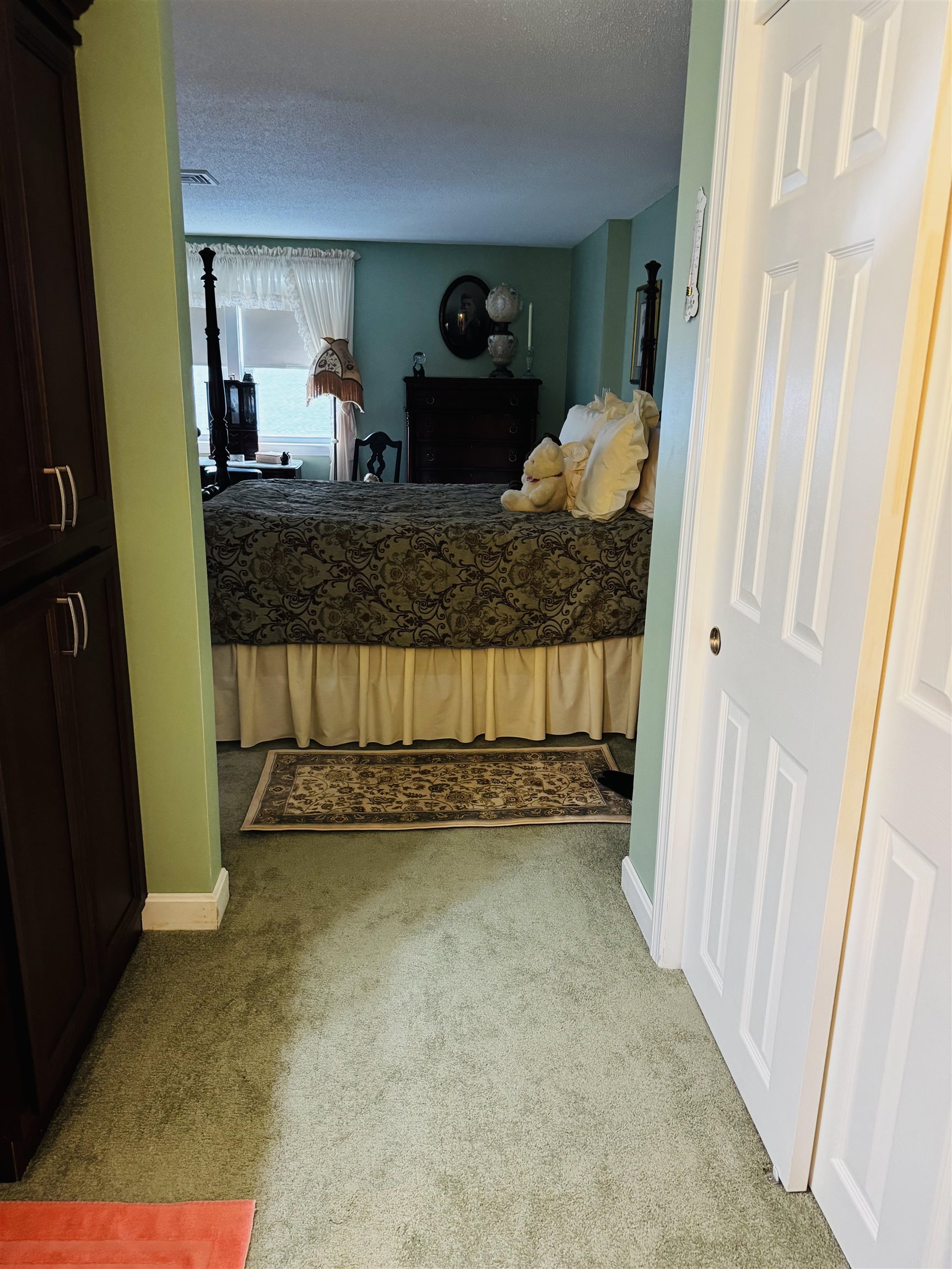 Photo 22 of 28