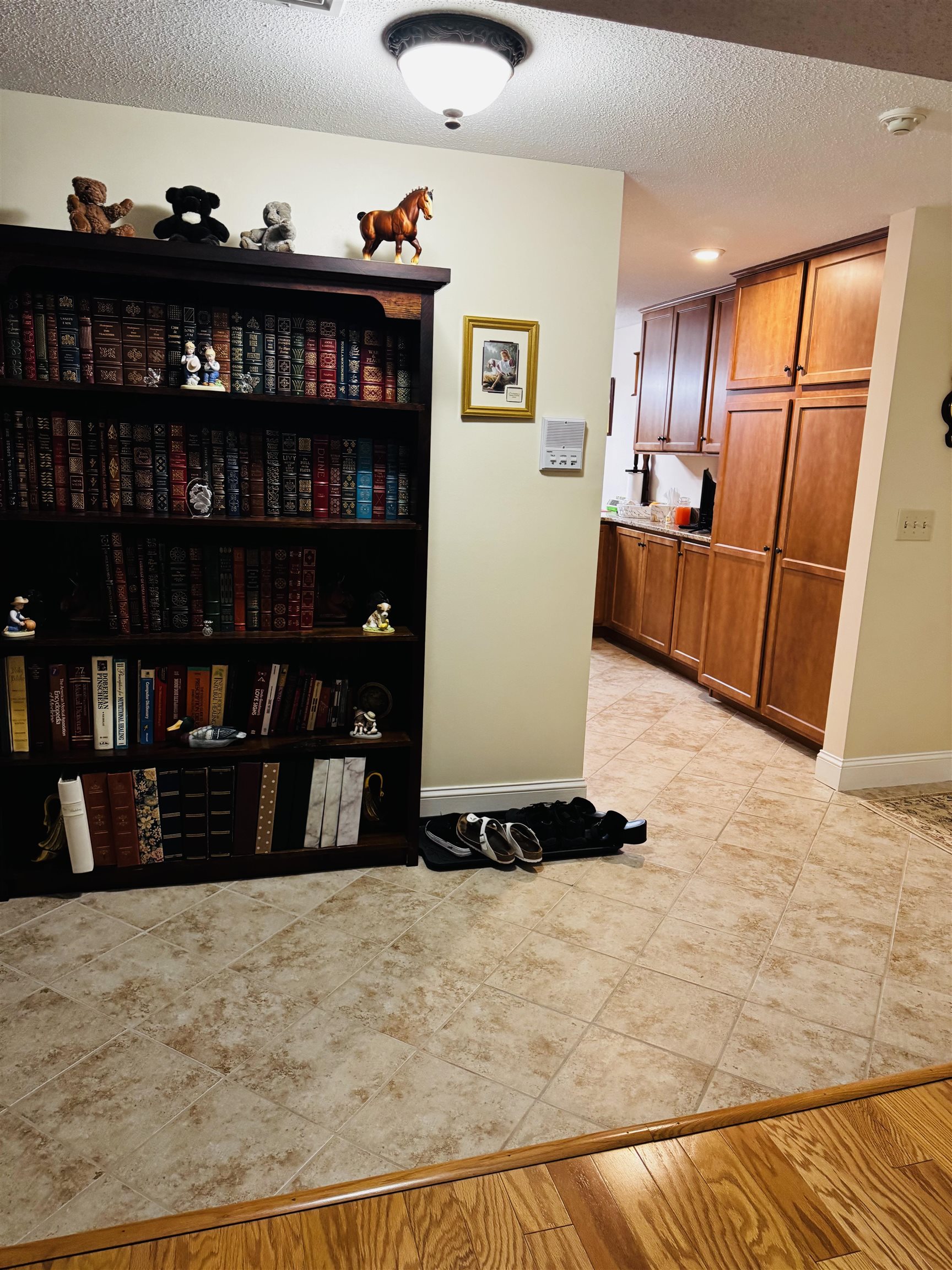 Photo 6 of 28