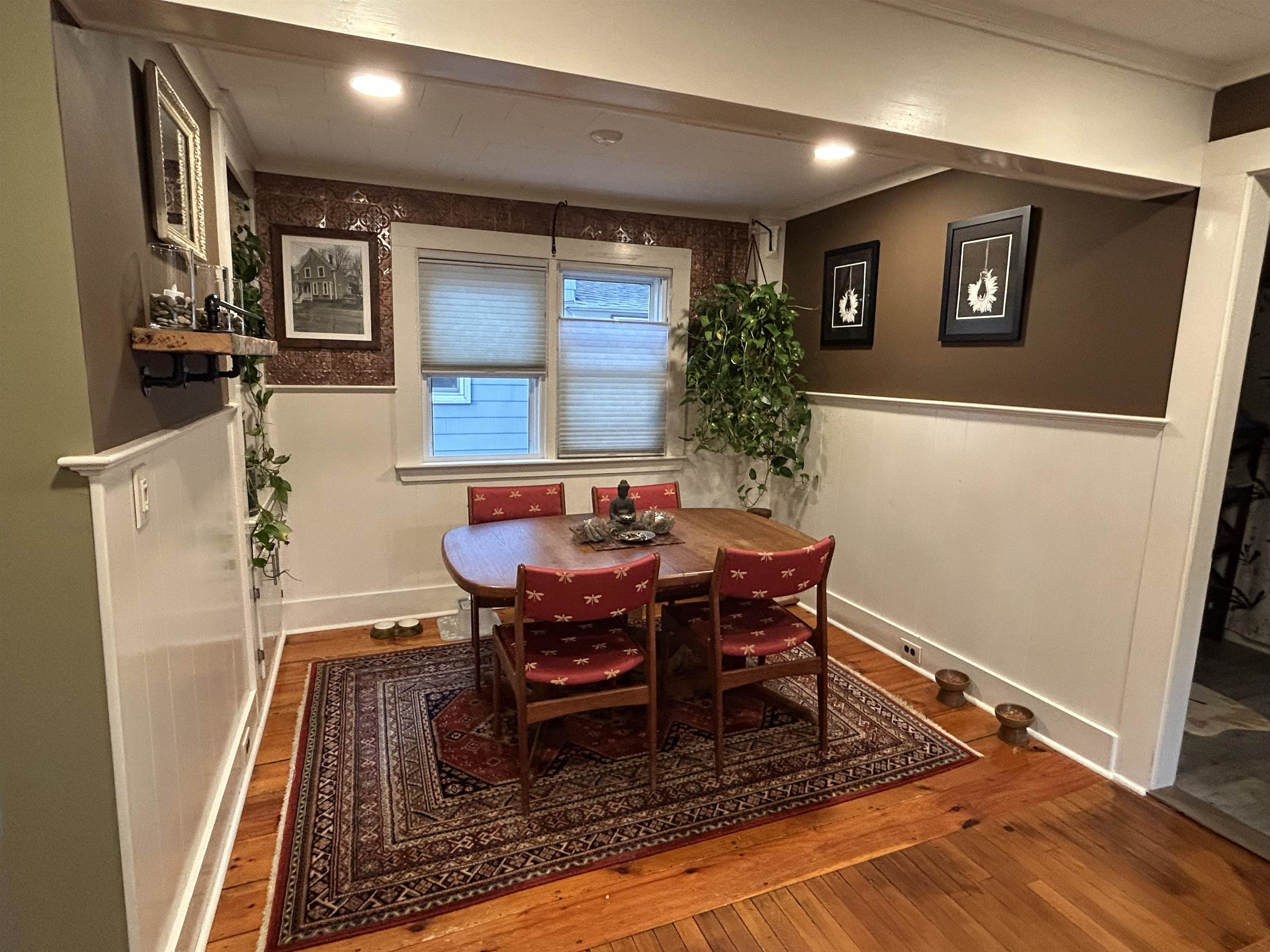 Photo 8 of 28
