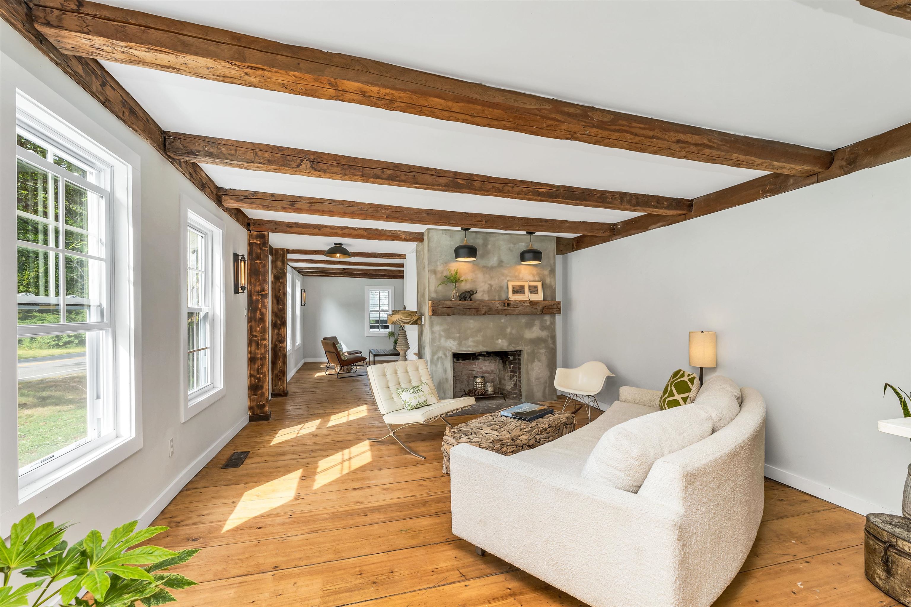 Modern Fireplace and Cozy Bright Area