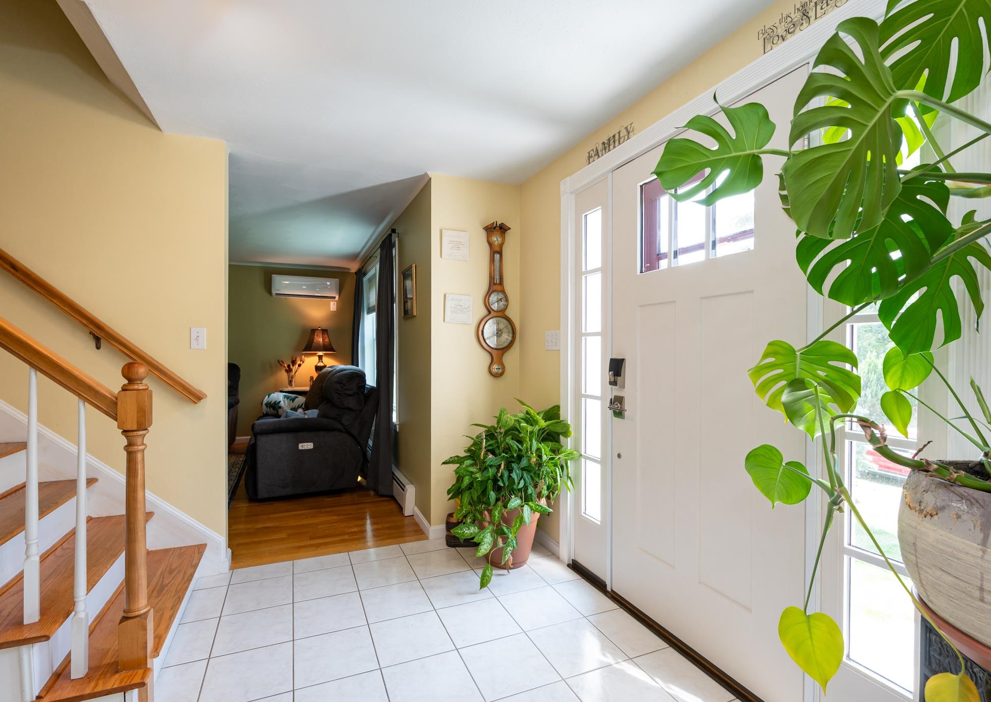 Light & Bright Foyer