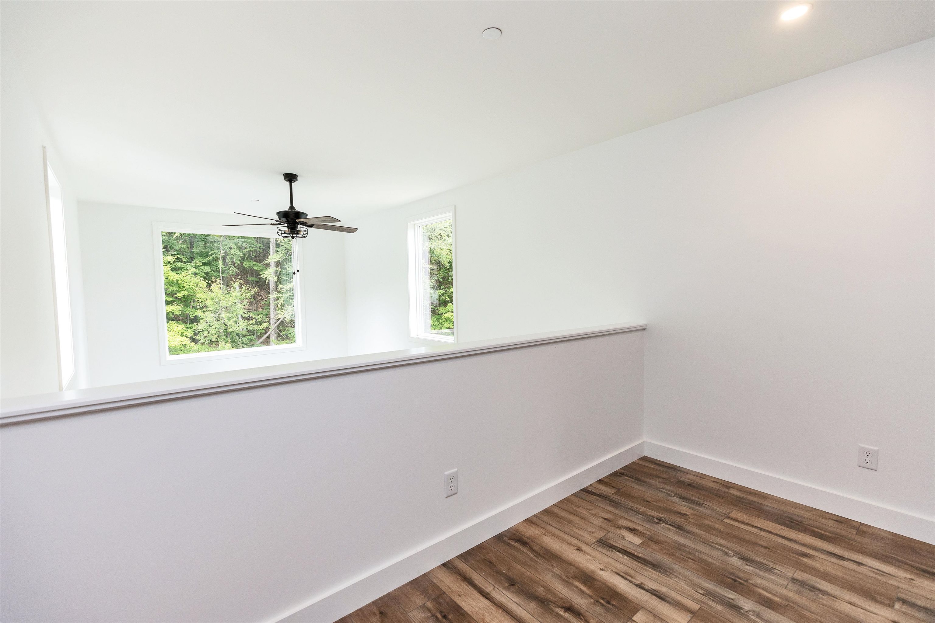 2nd floor loft - incredible river views
