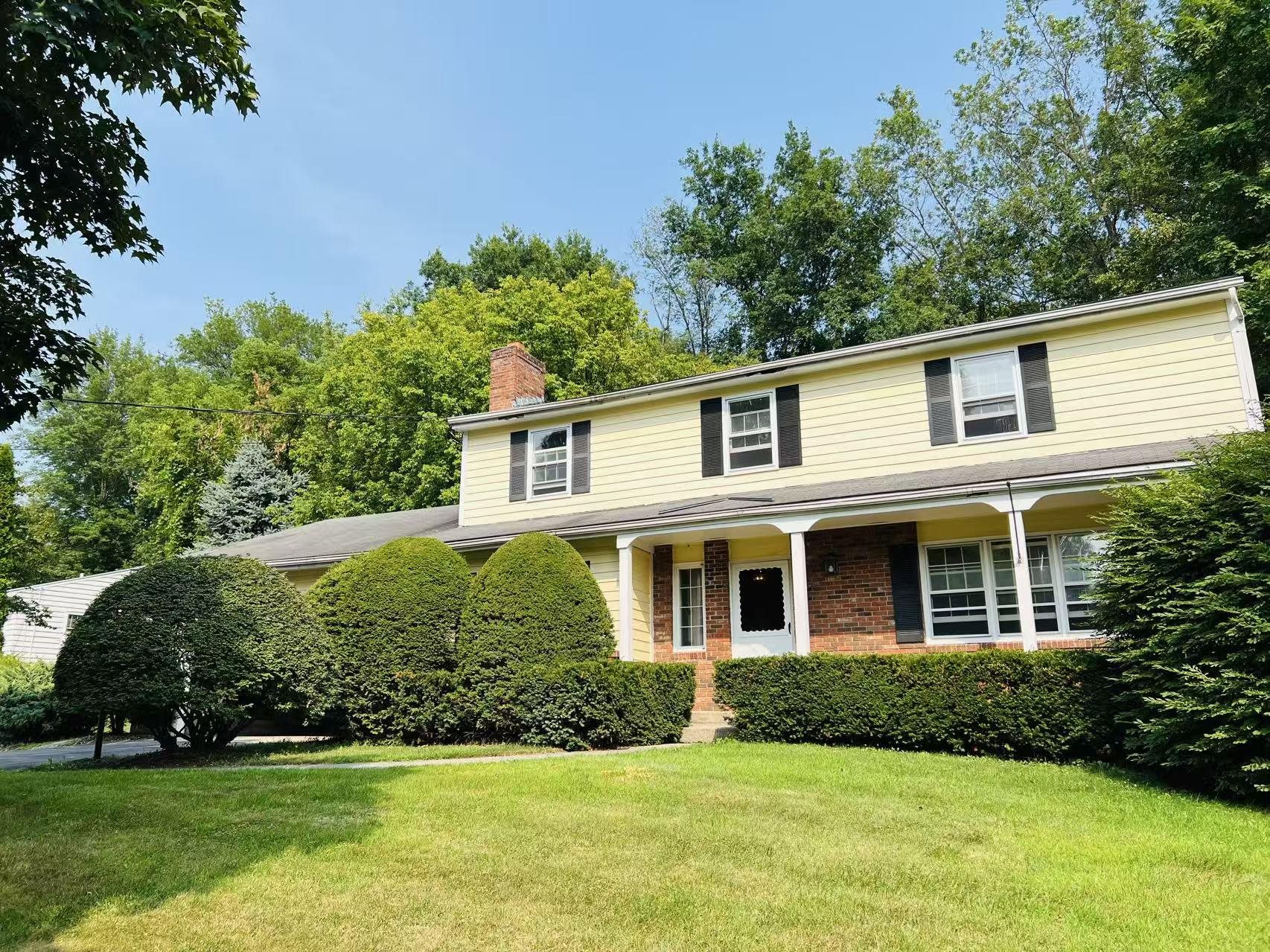 Homes for sale in Shelburne, VT | 303 Pinehurst Dr, Shelburne, VT 05482 | MLS# 5057971