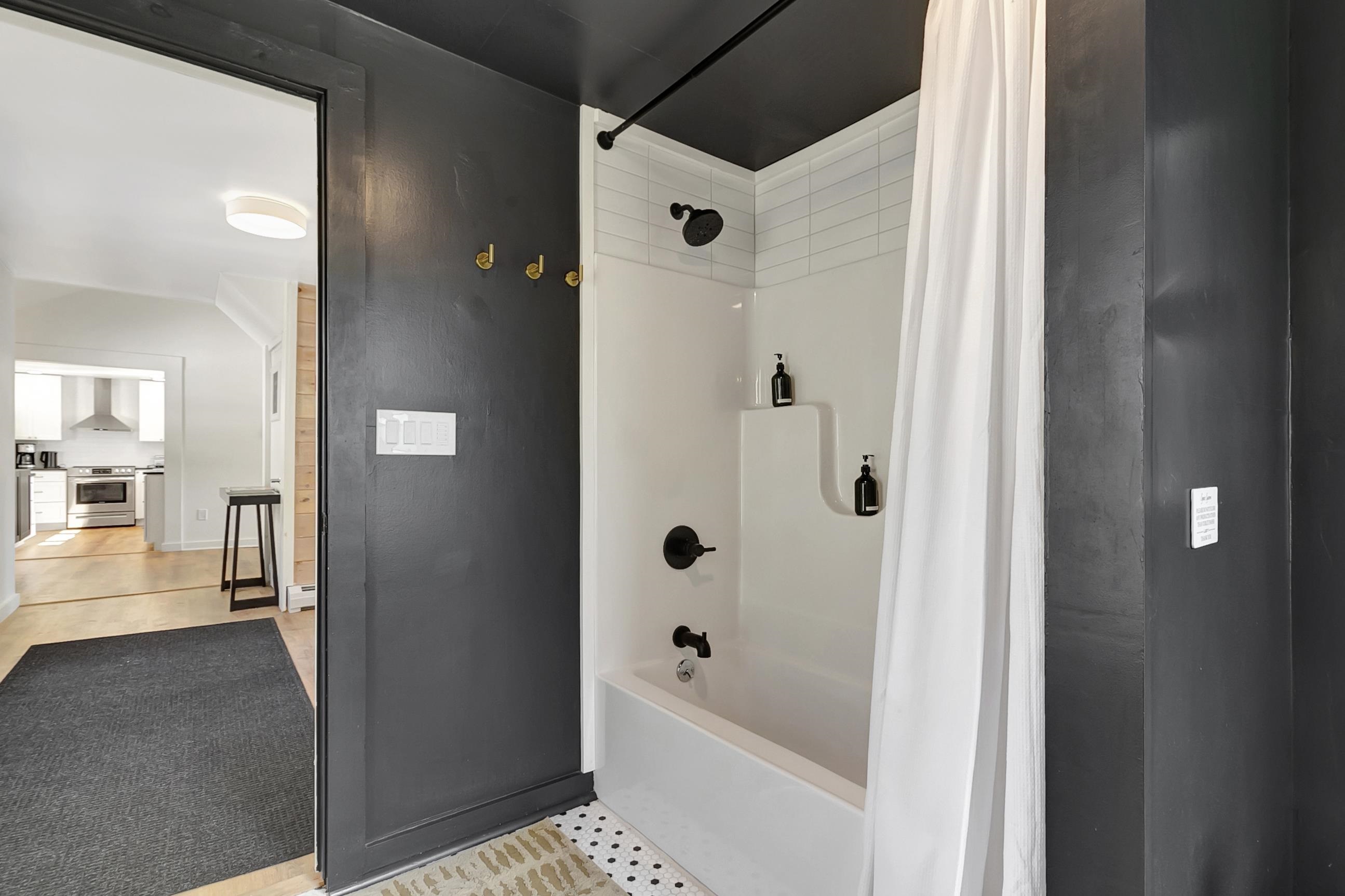 1st Floor Bath