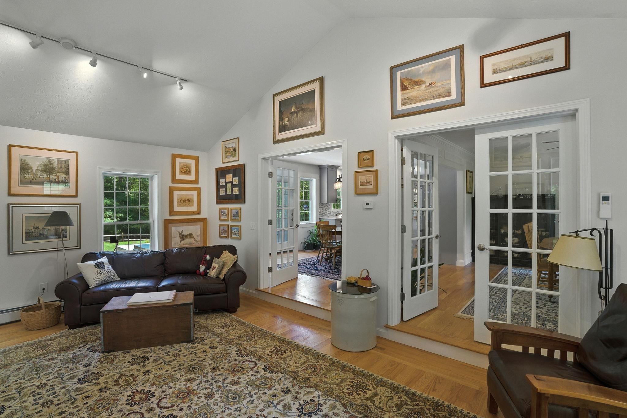 Double French Doors to Breakfast Room & Dining Room
