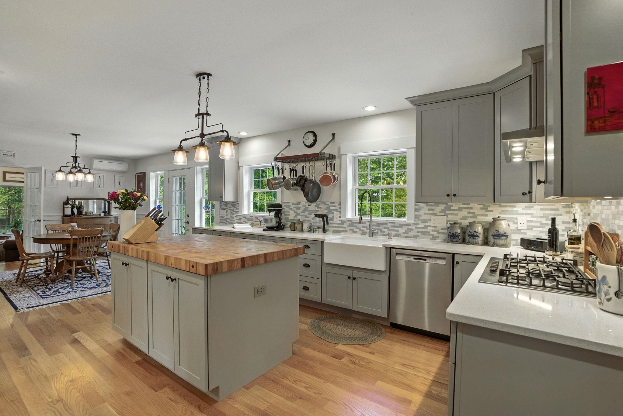 Sunny & Bright Kitchen