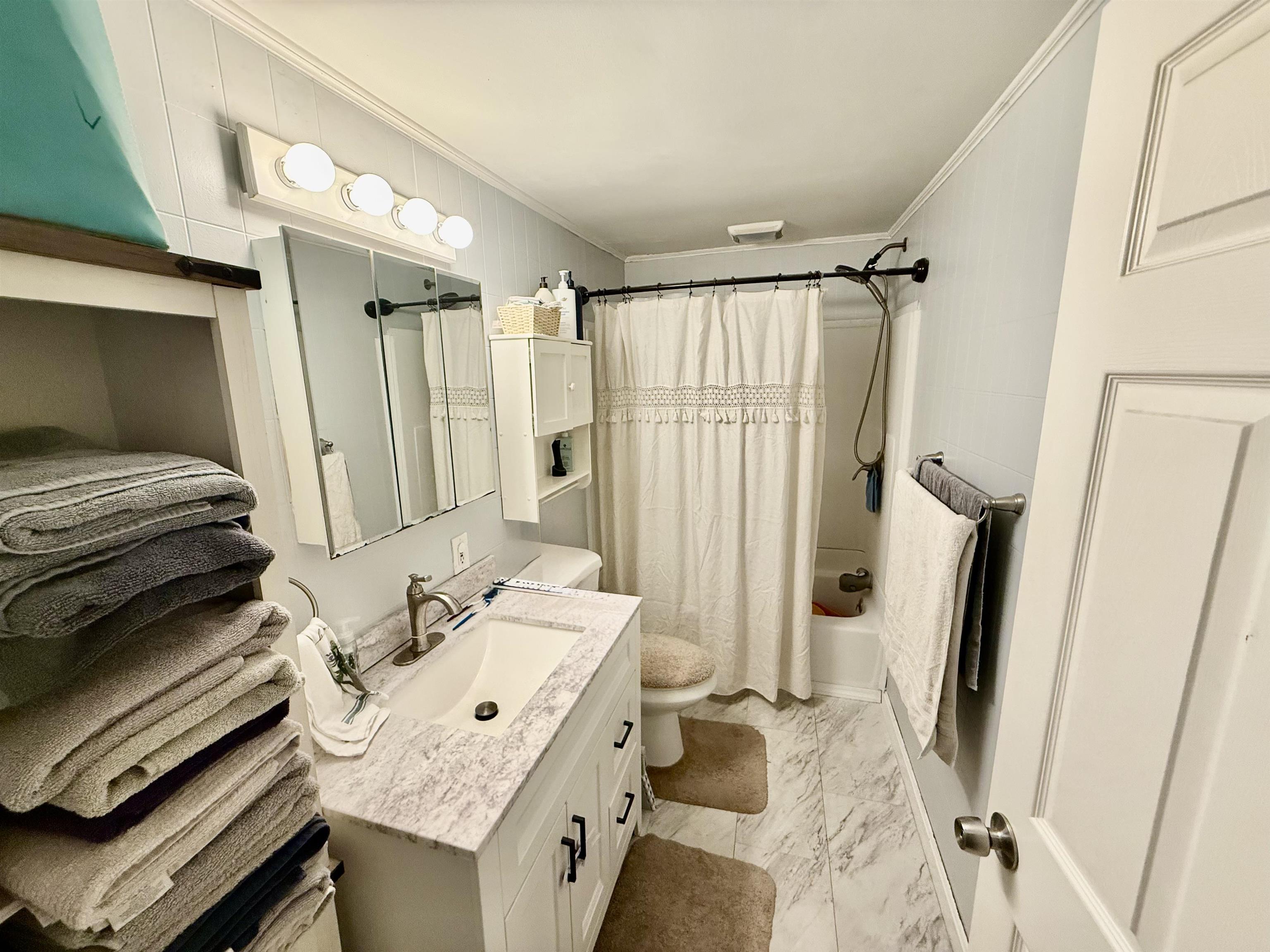 Full Bathroom