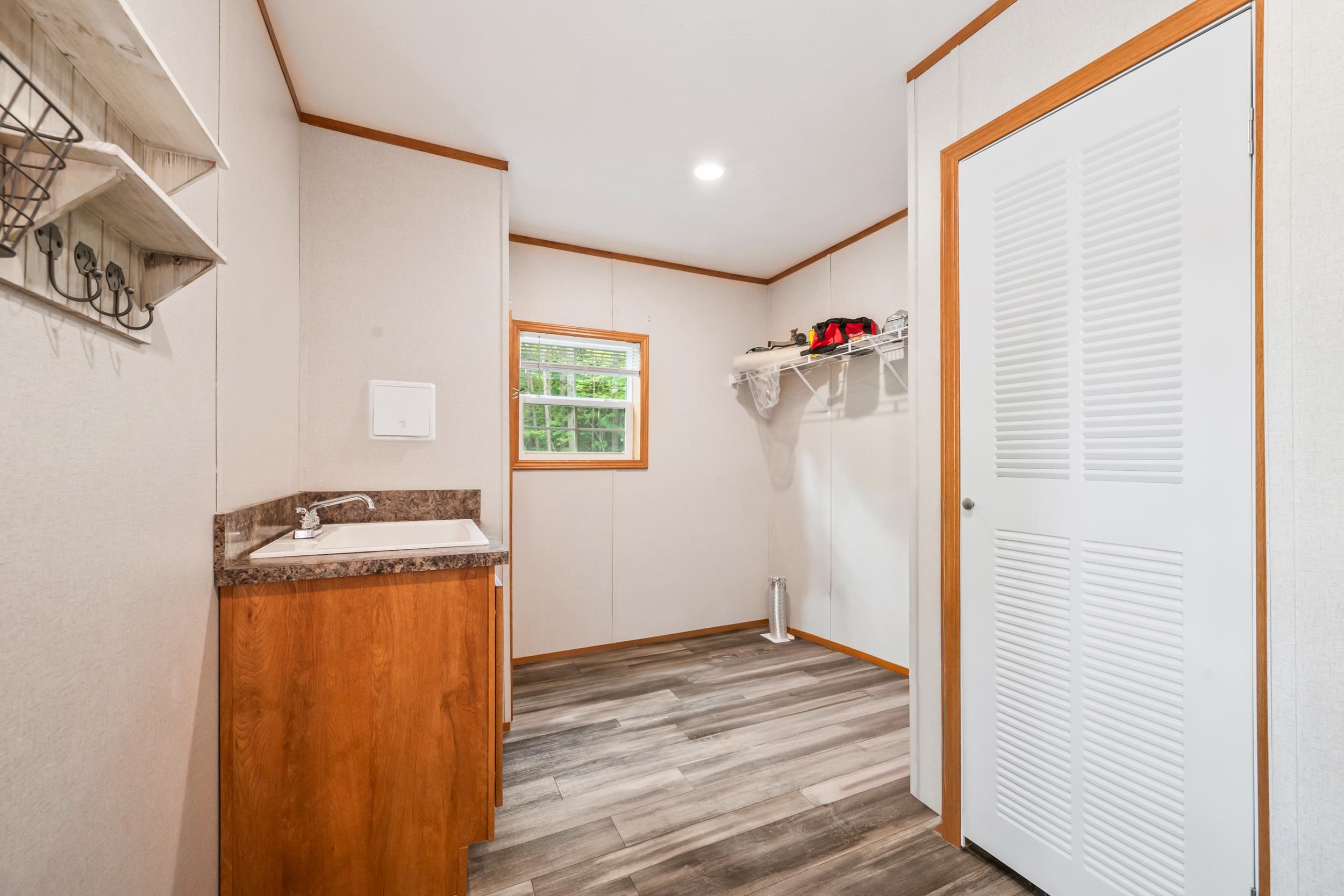 Washer/dryer  area