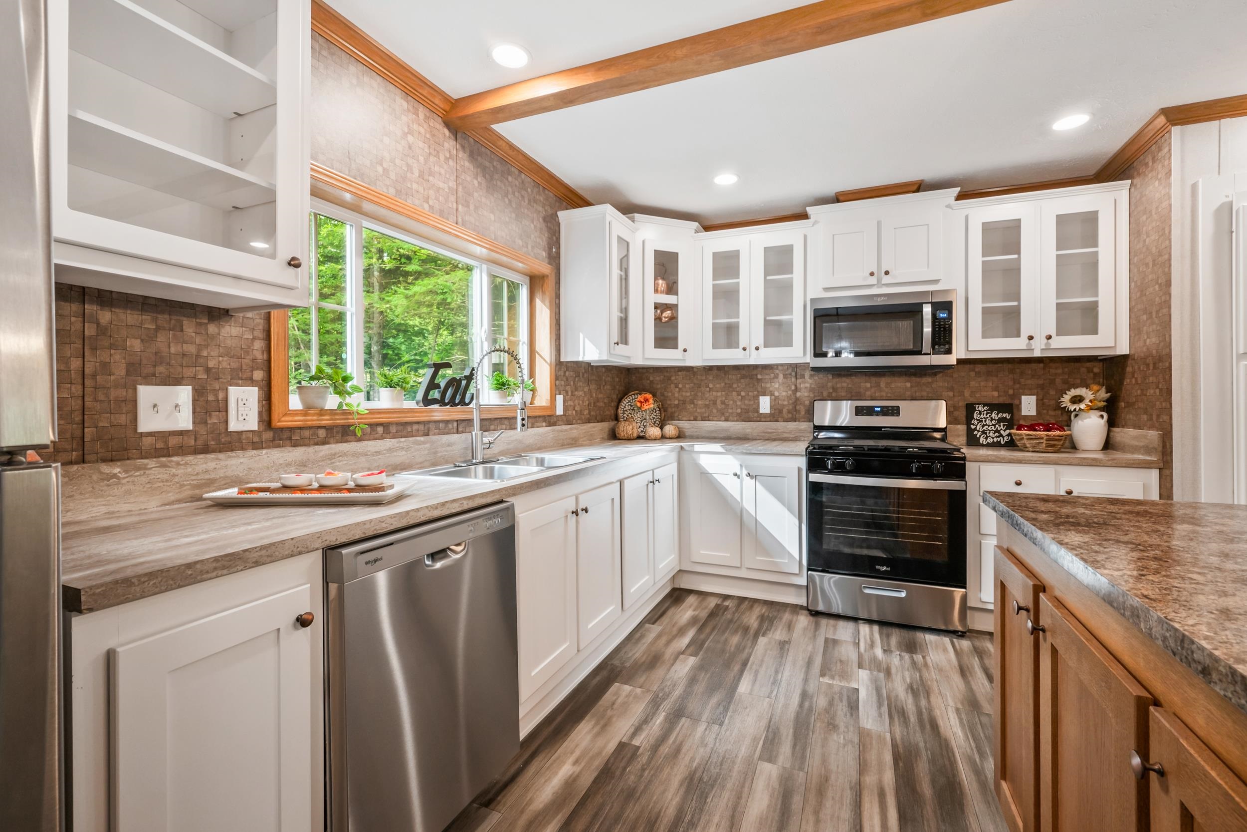 Lots of cabinets