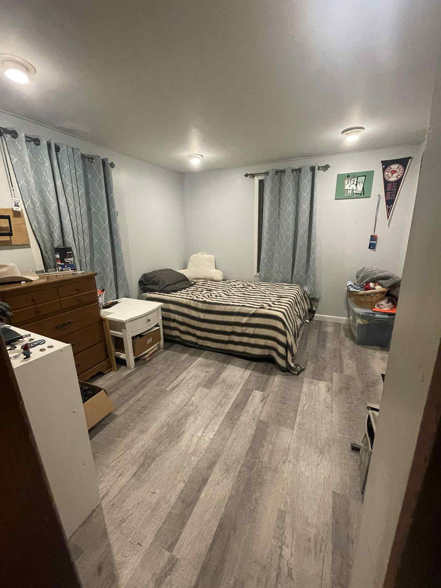 1st Floor Guest Room/Den 23951685