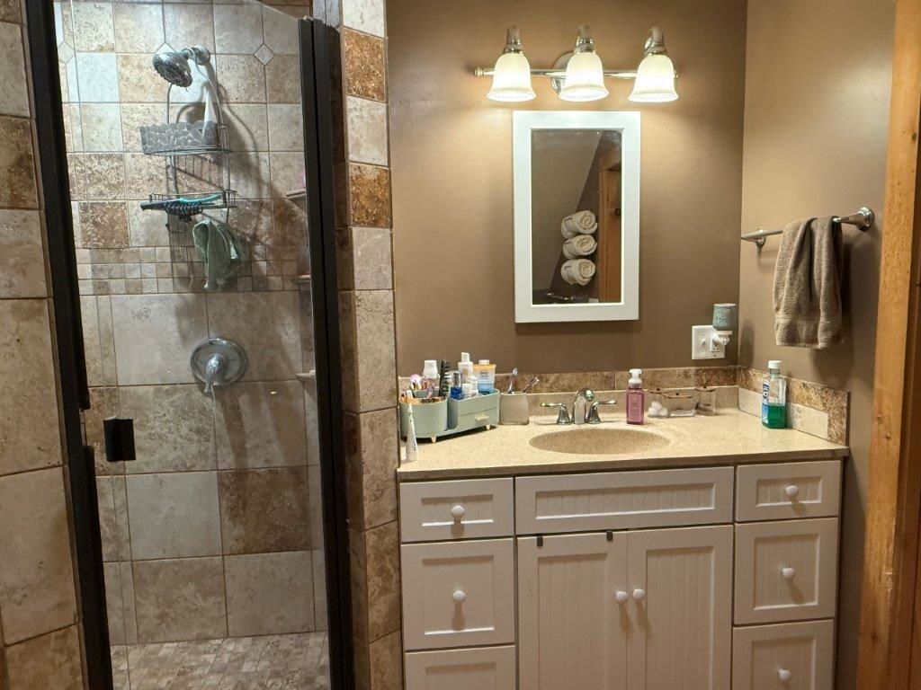 Second Floor Full Bath 23861467