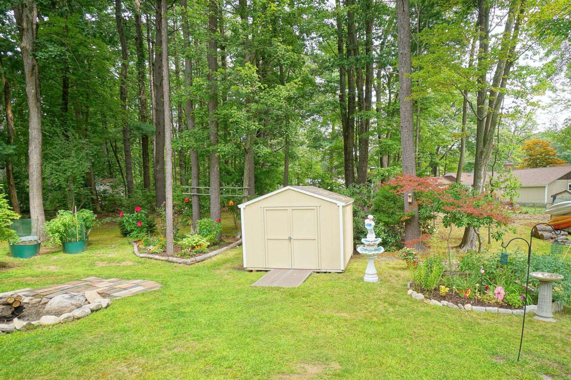 back yard 23961112