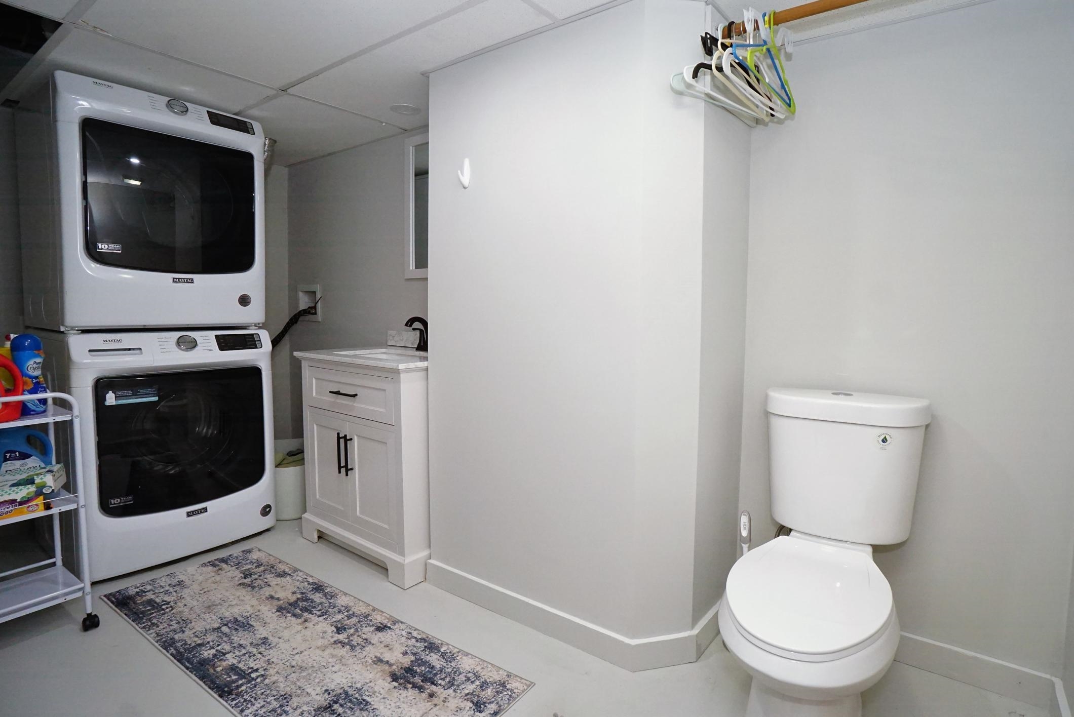 lower level 23961412