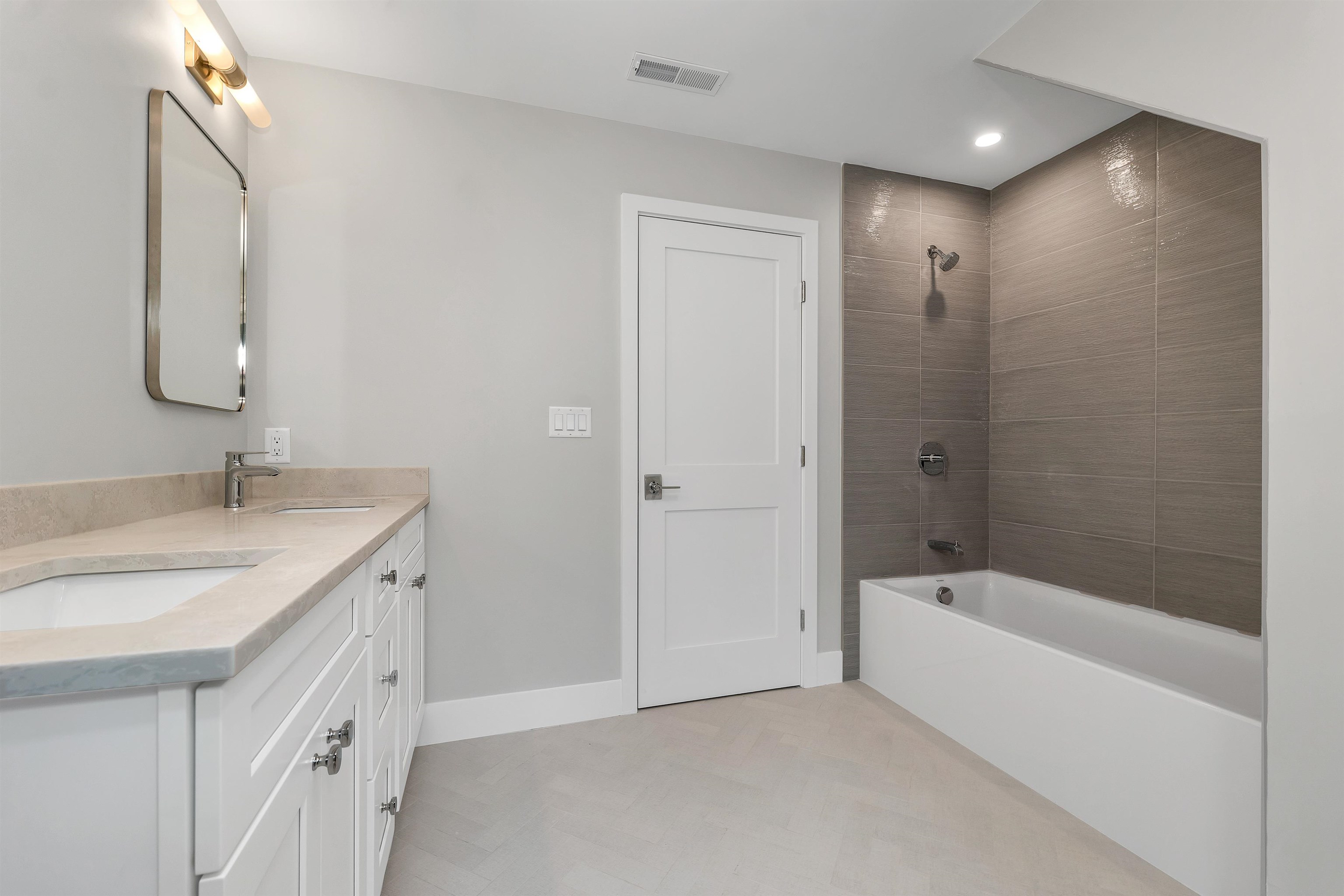 2nd floor full bath