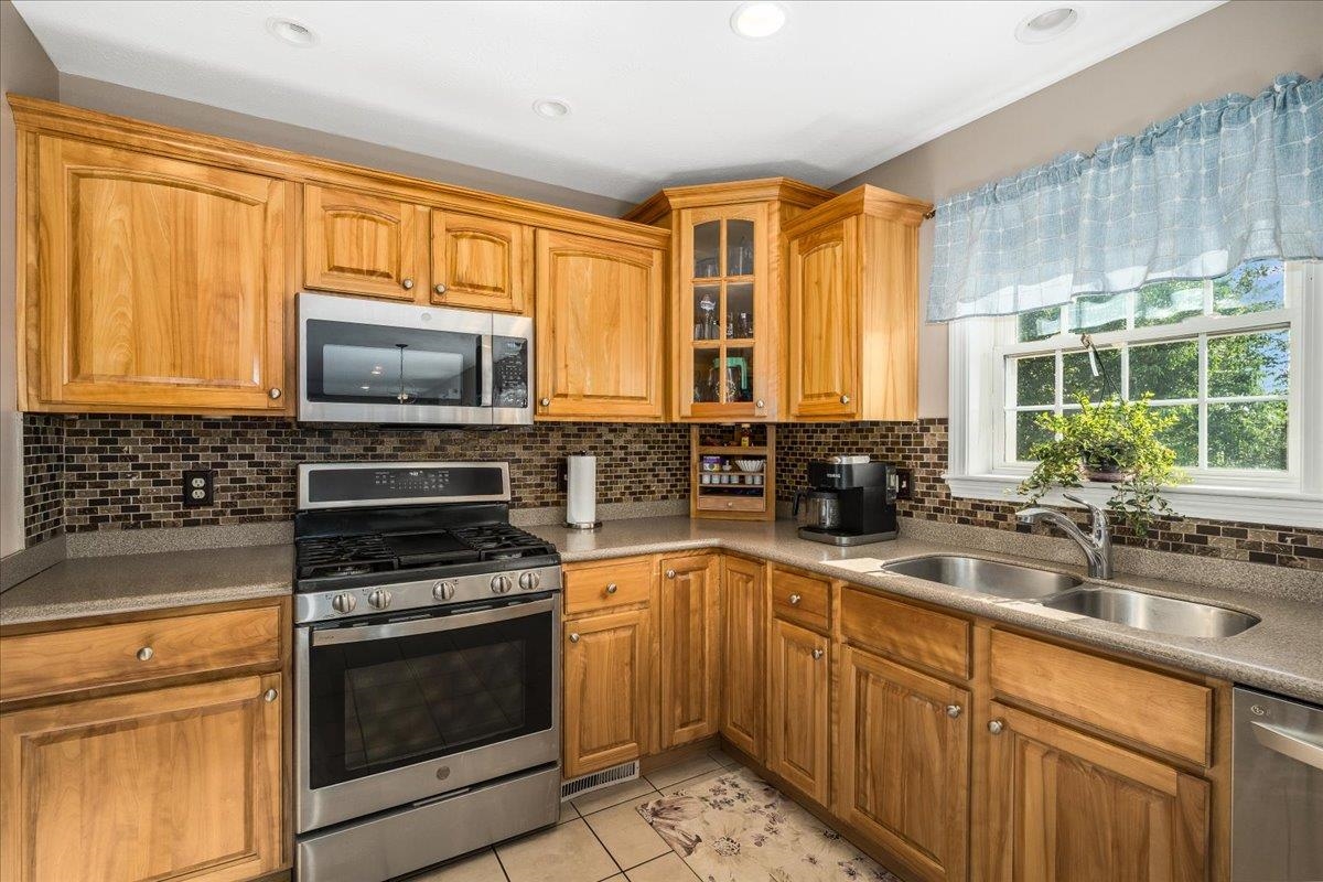 Kitchen 23967655