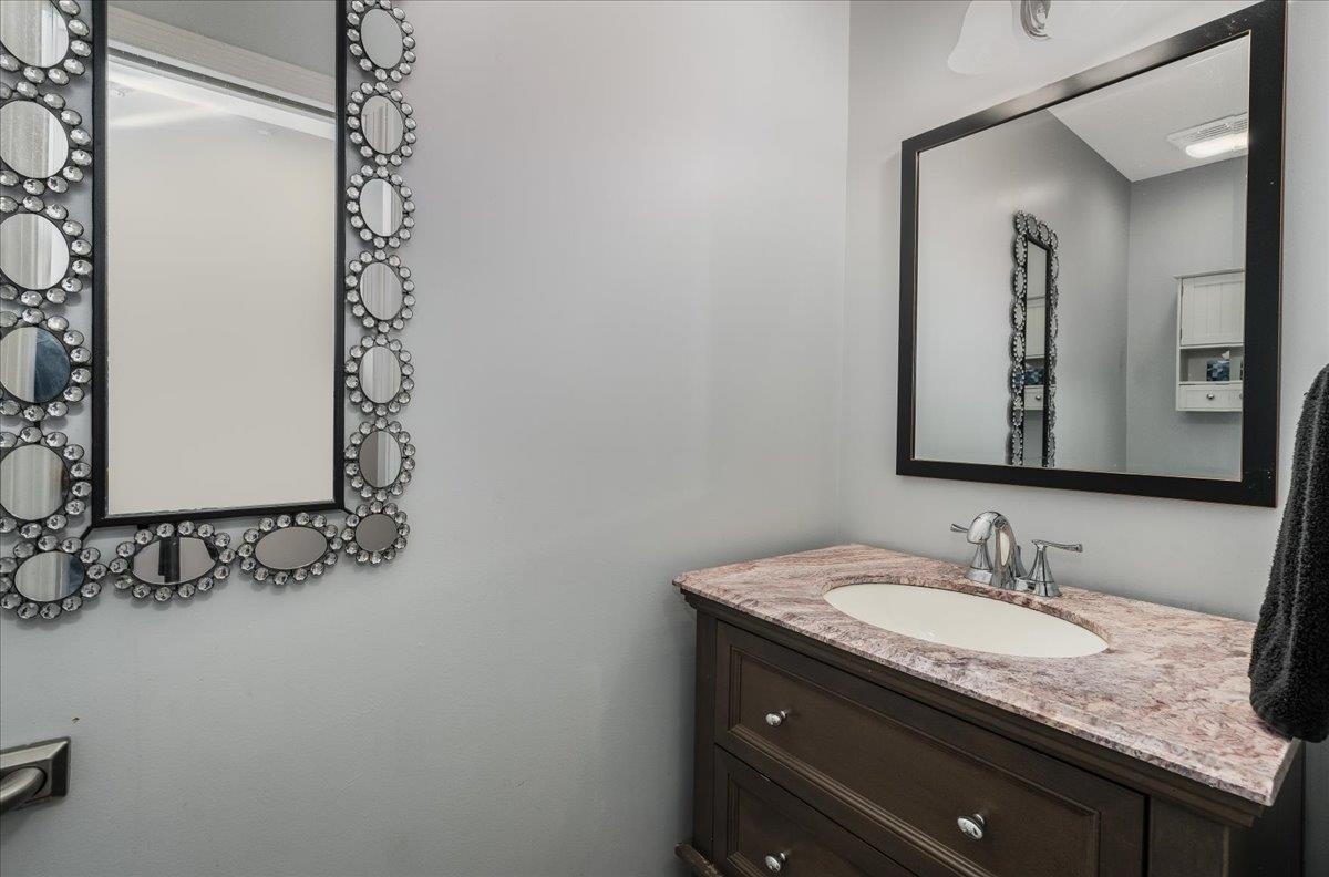 Half Bath 23967962