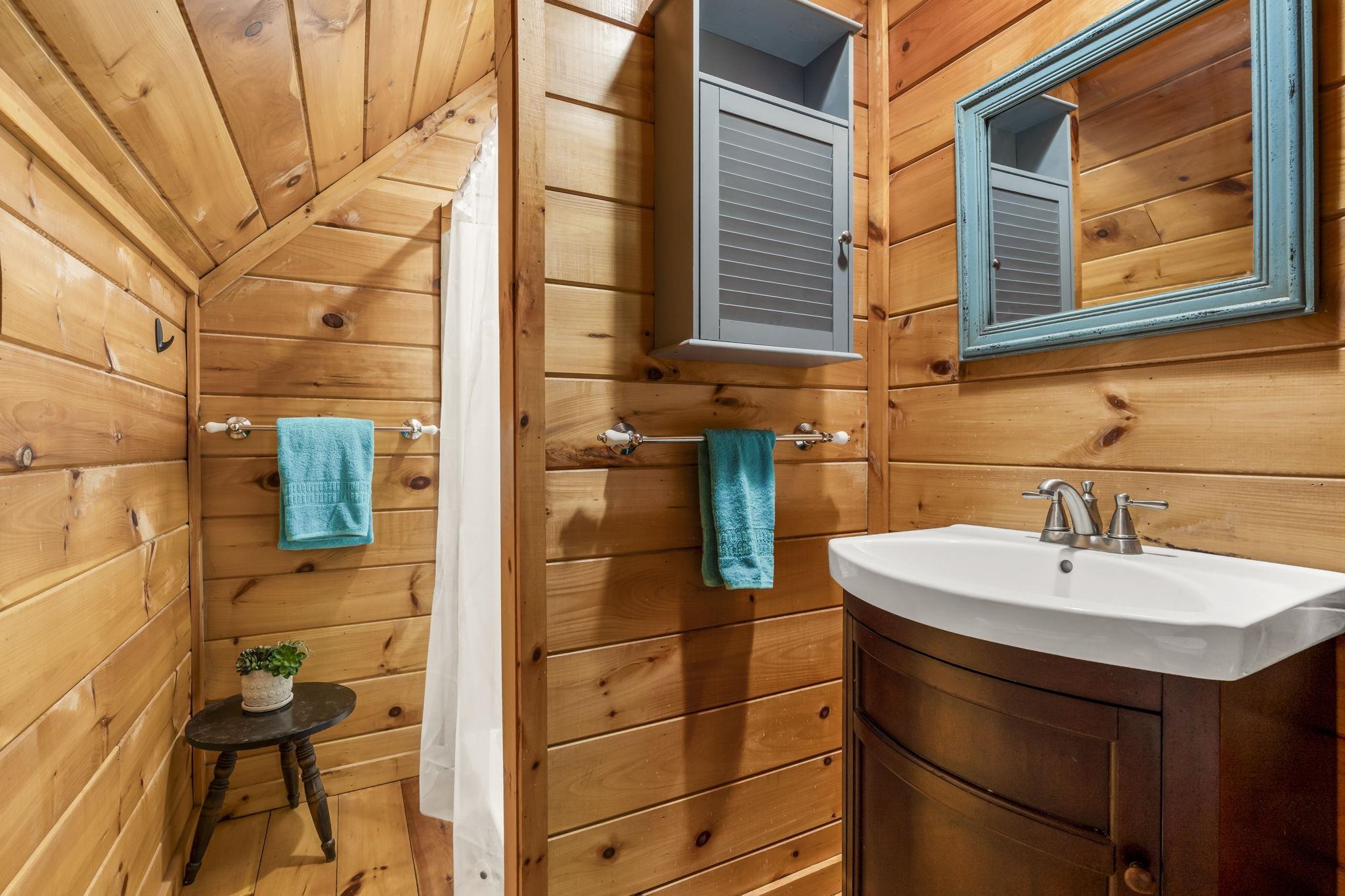 Primary Bathrooom