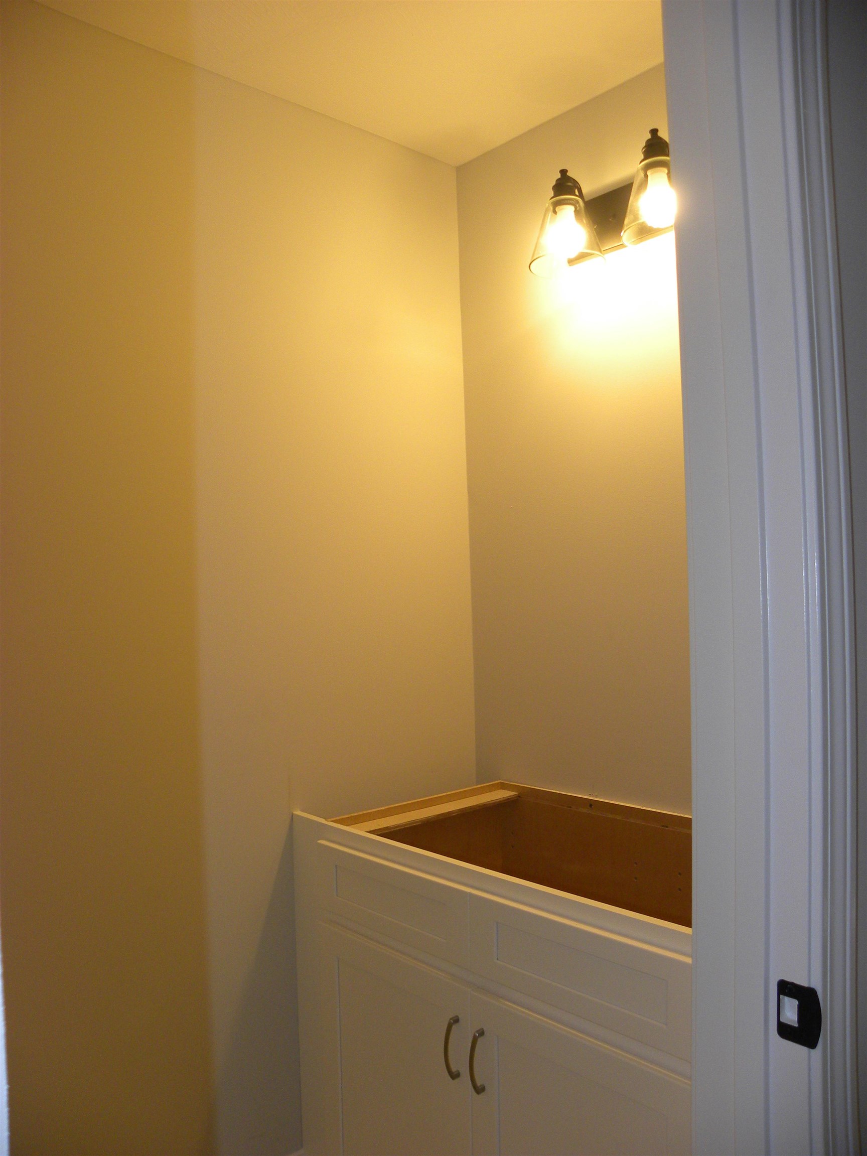 Half Bath 23960408