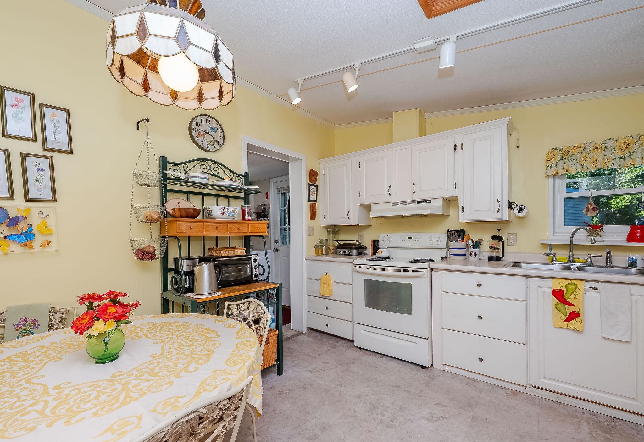 Homes for sale in Rochester, NH | 10 York Ct, Rochester, NH 03868 | MLS# 5059538