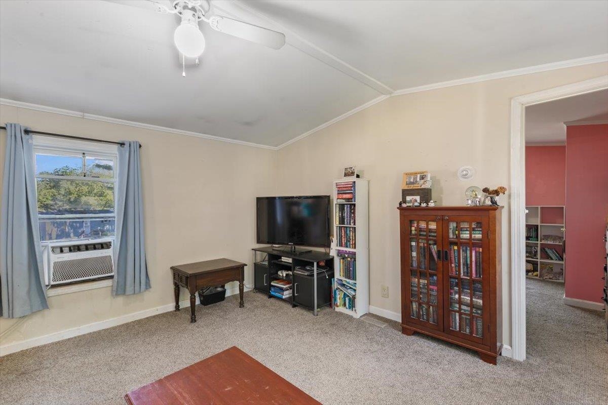 Photo 7 of 25