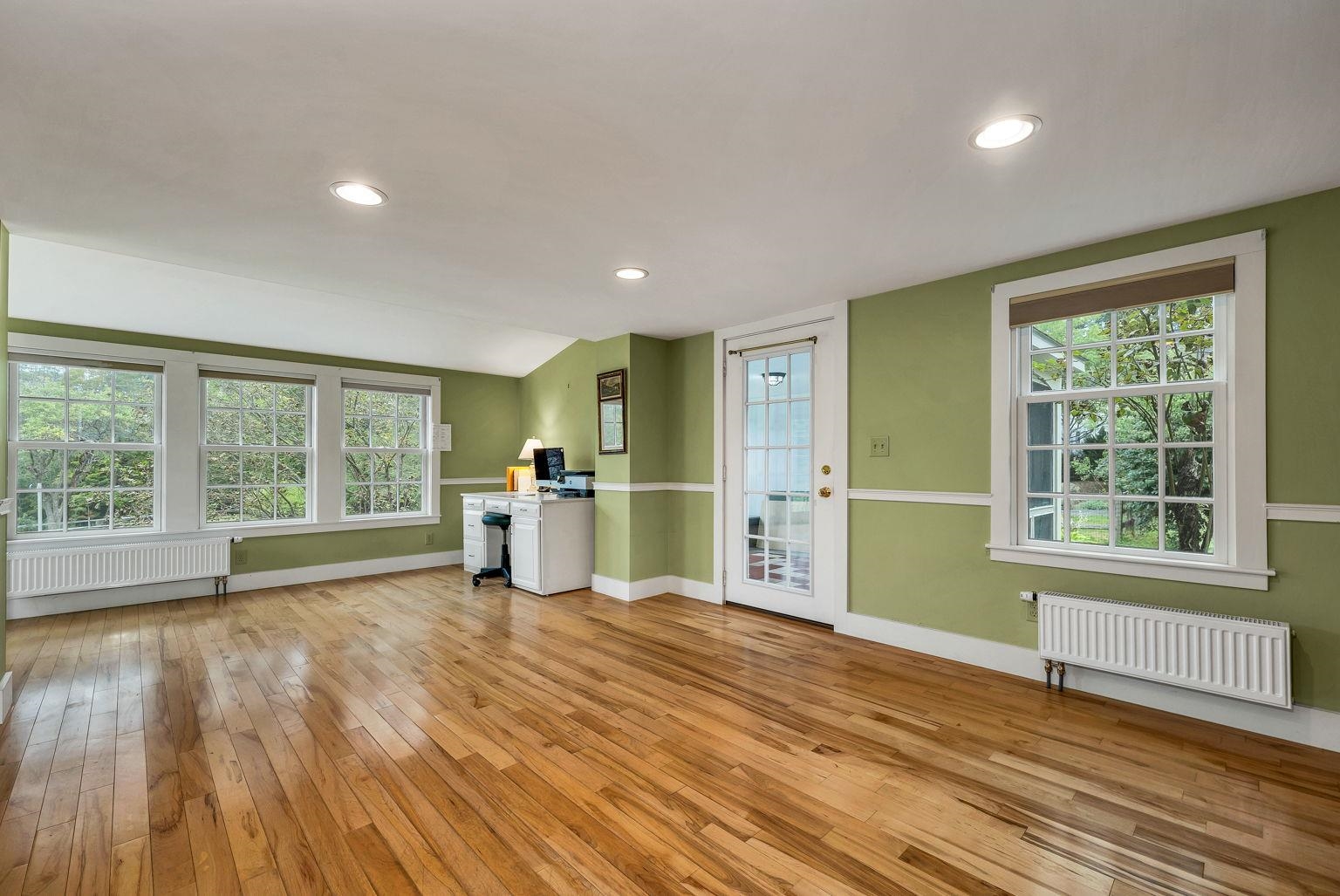 Large Bonus Room