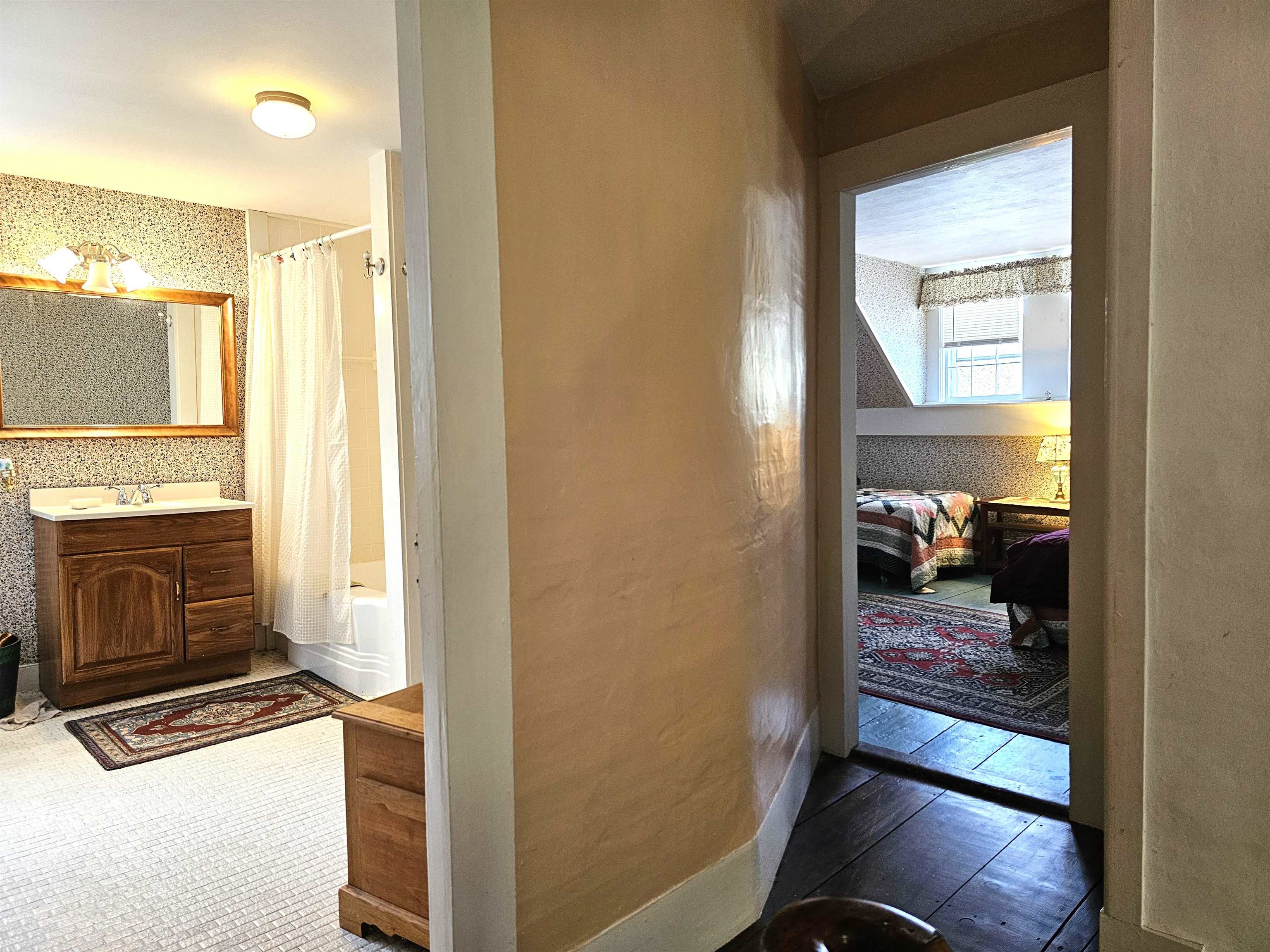 curved wall to bath and one second floor br