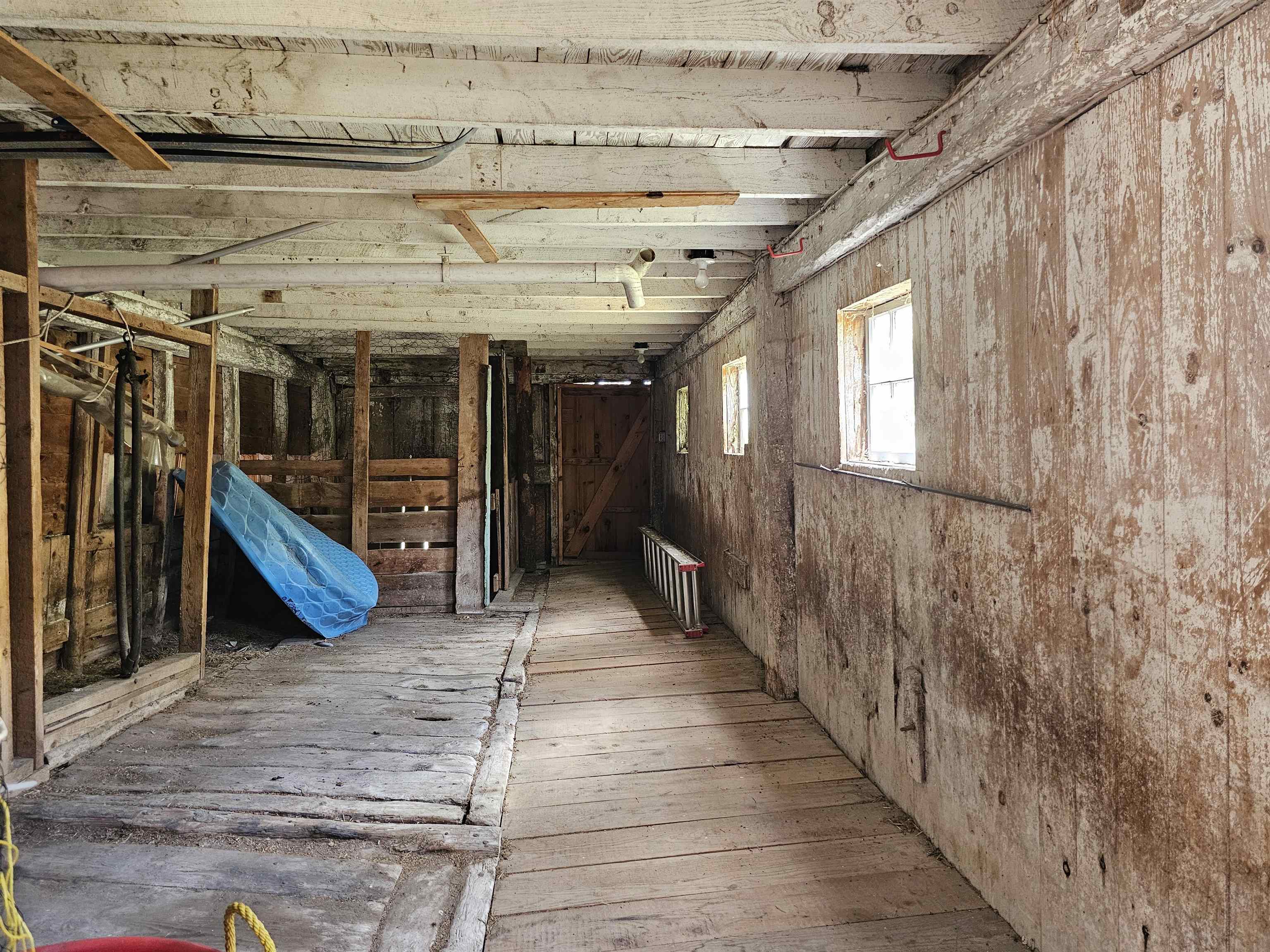 Barn-old milking parler