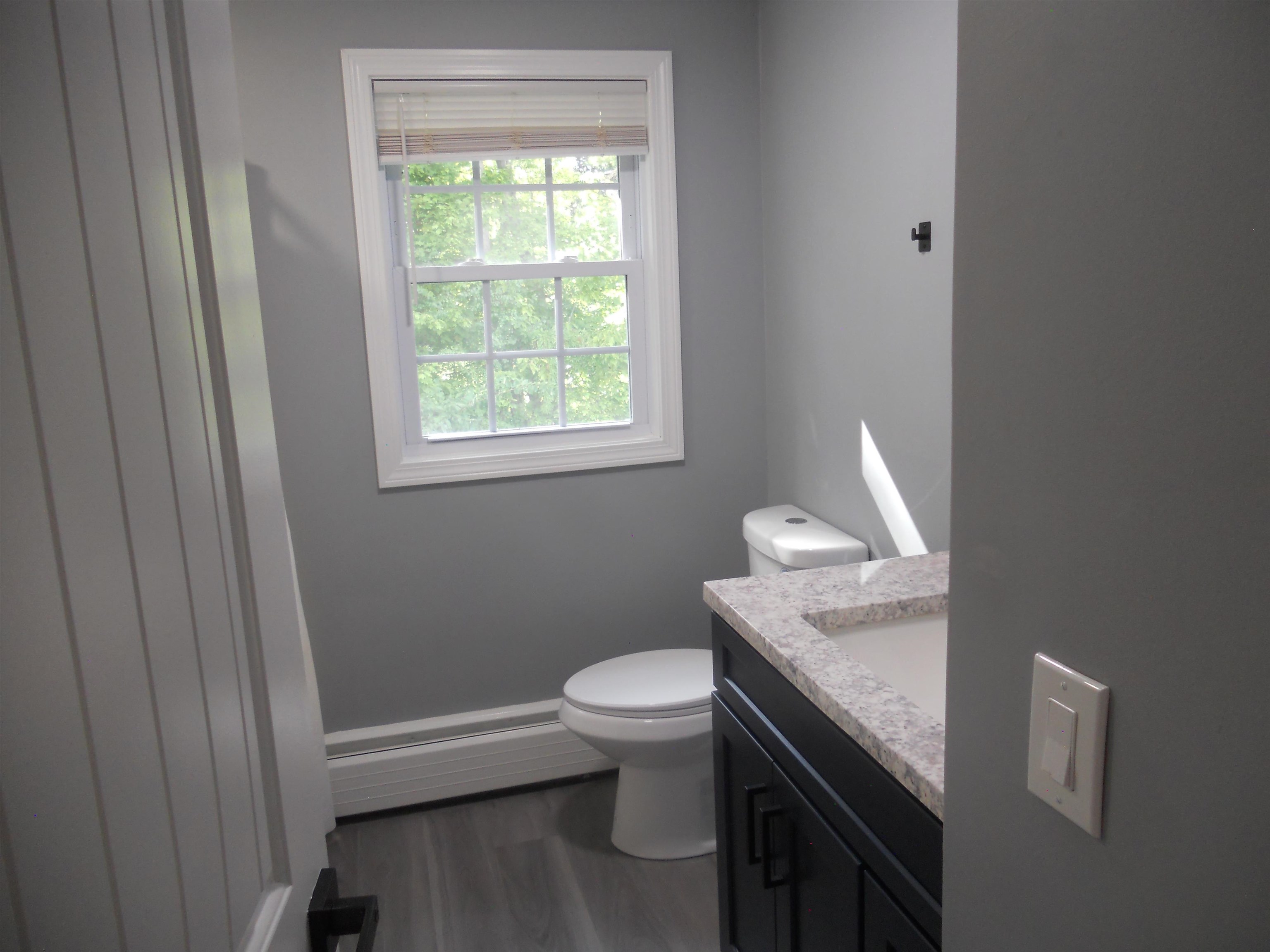 Hallway Full Bath