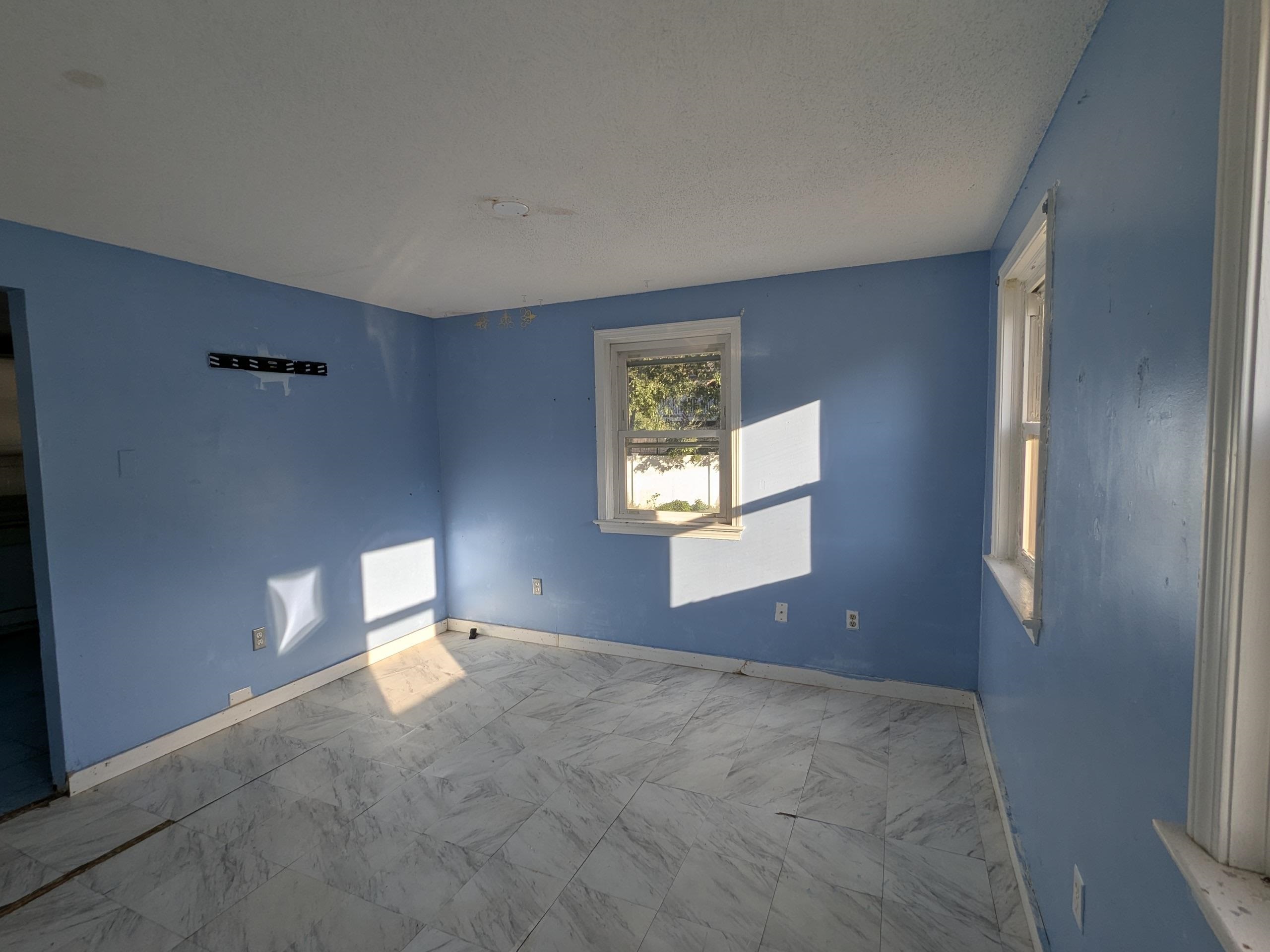 Photo 11 of 22
