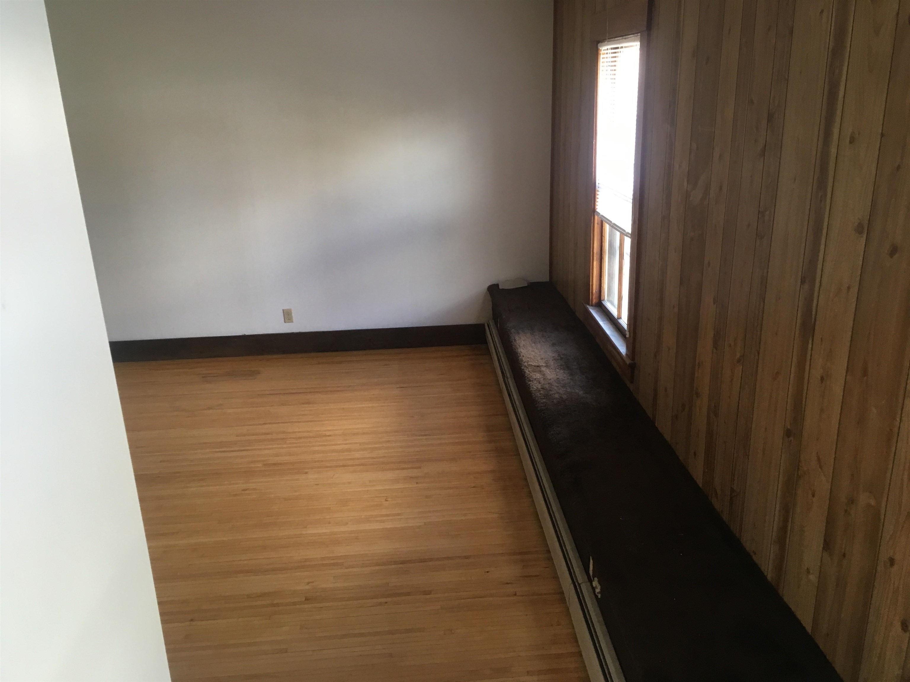 Apt 4