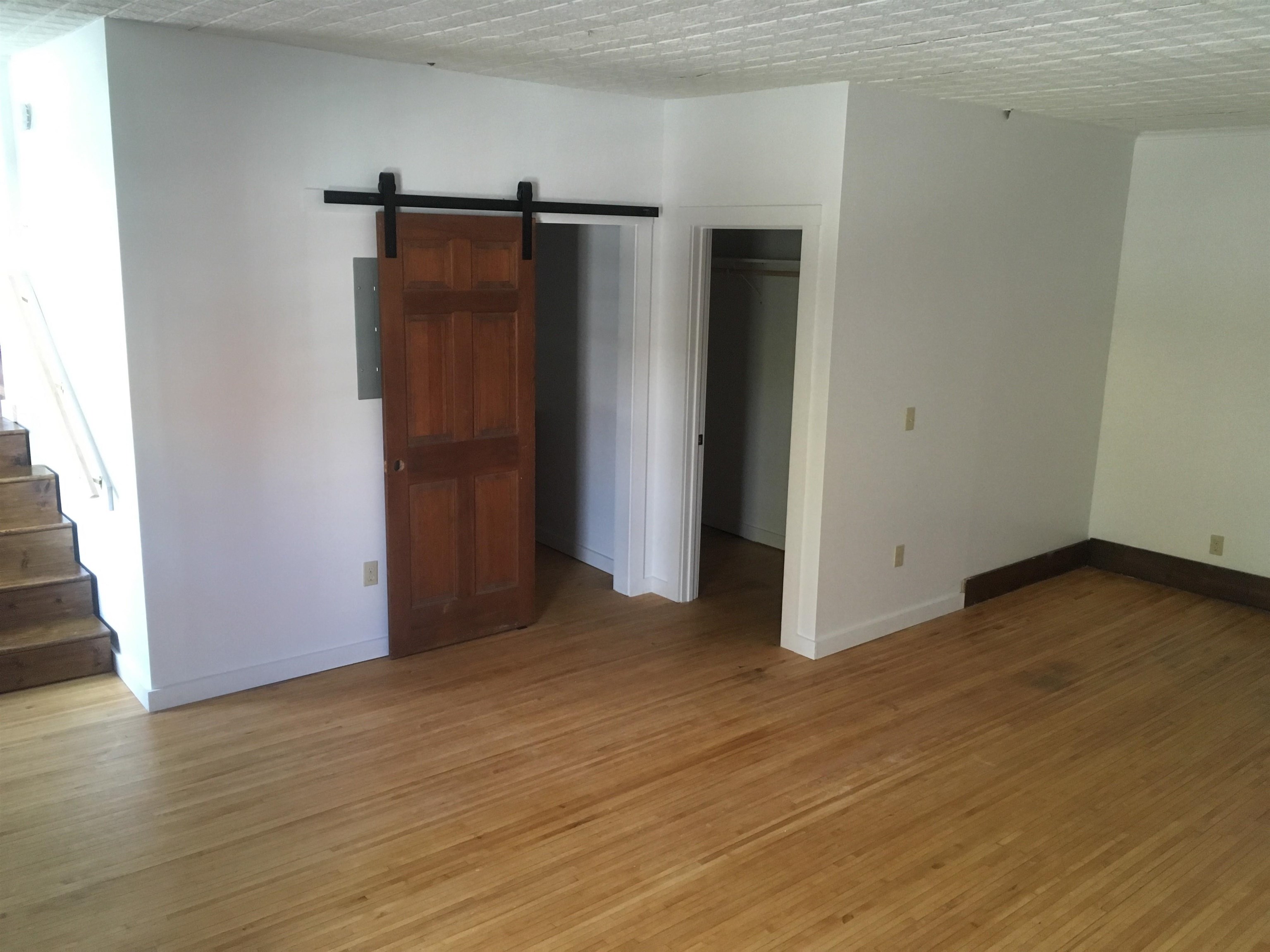 Apt 4