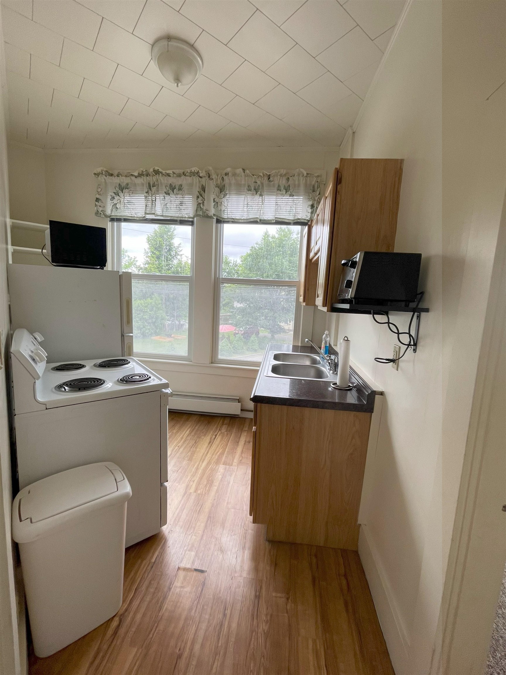 Apt 1