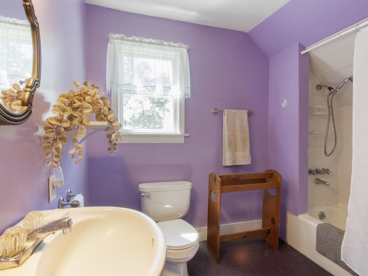 Bright full bathroom