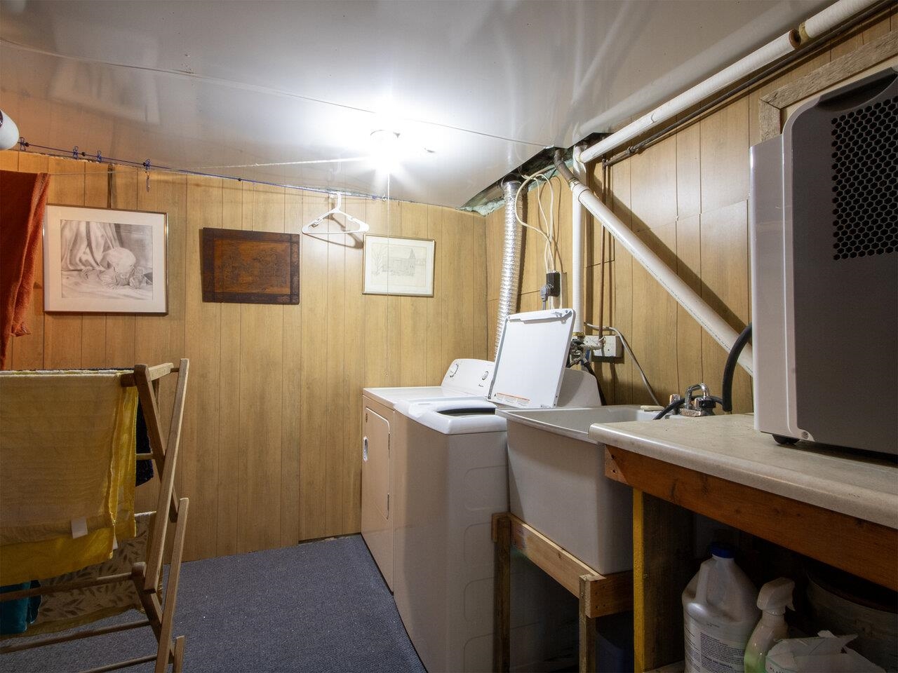 Utility corner