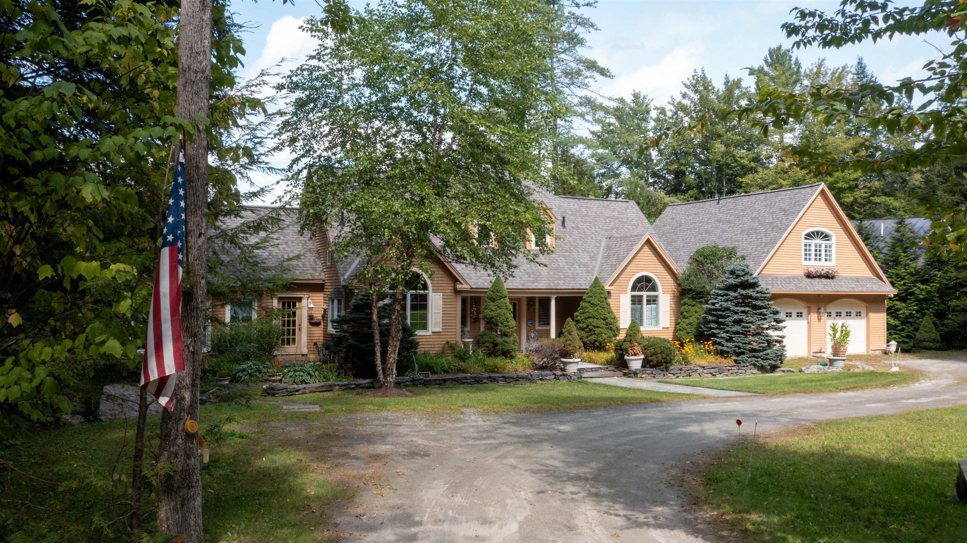 Over 3300 square feet of living!