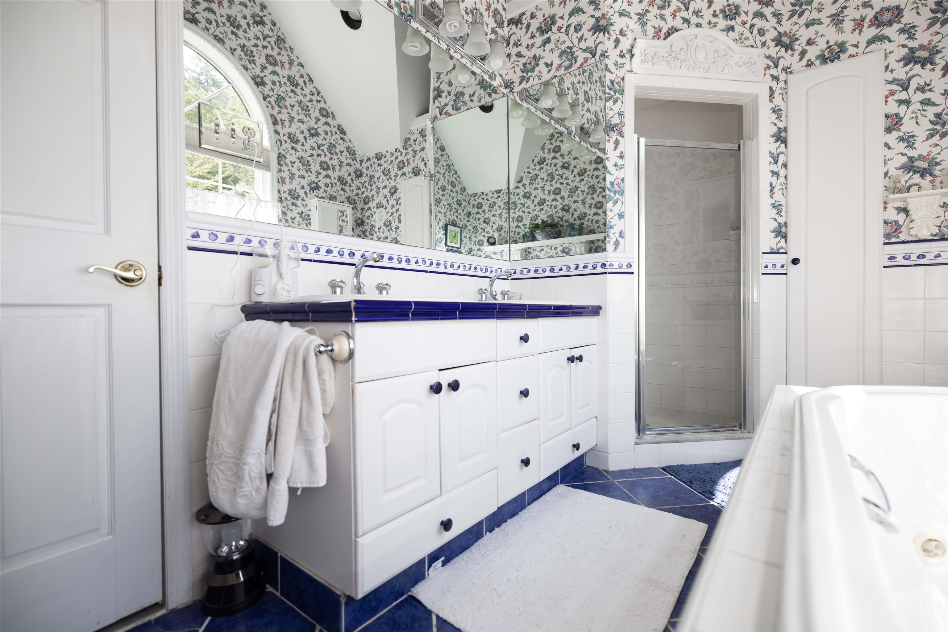 Ensuite Primary Bathroom