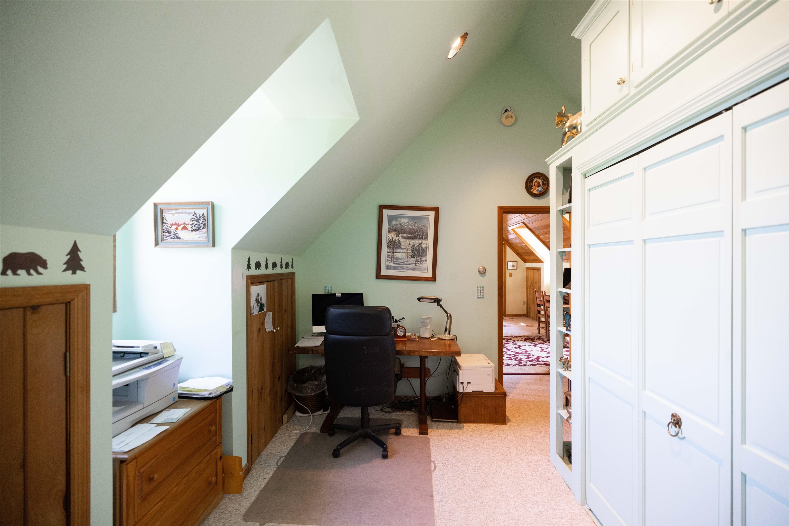 Flexible office or bedroom