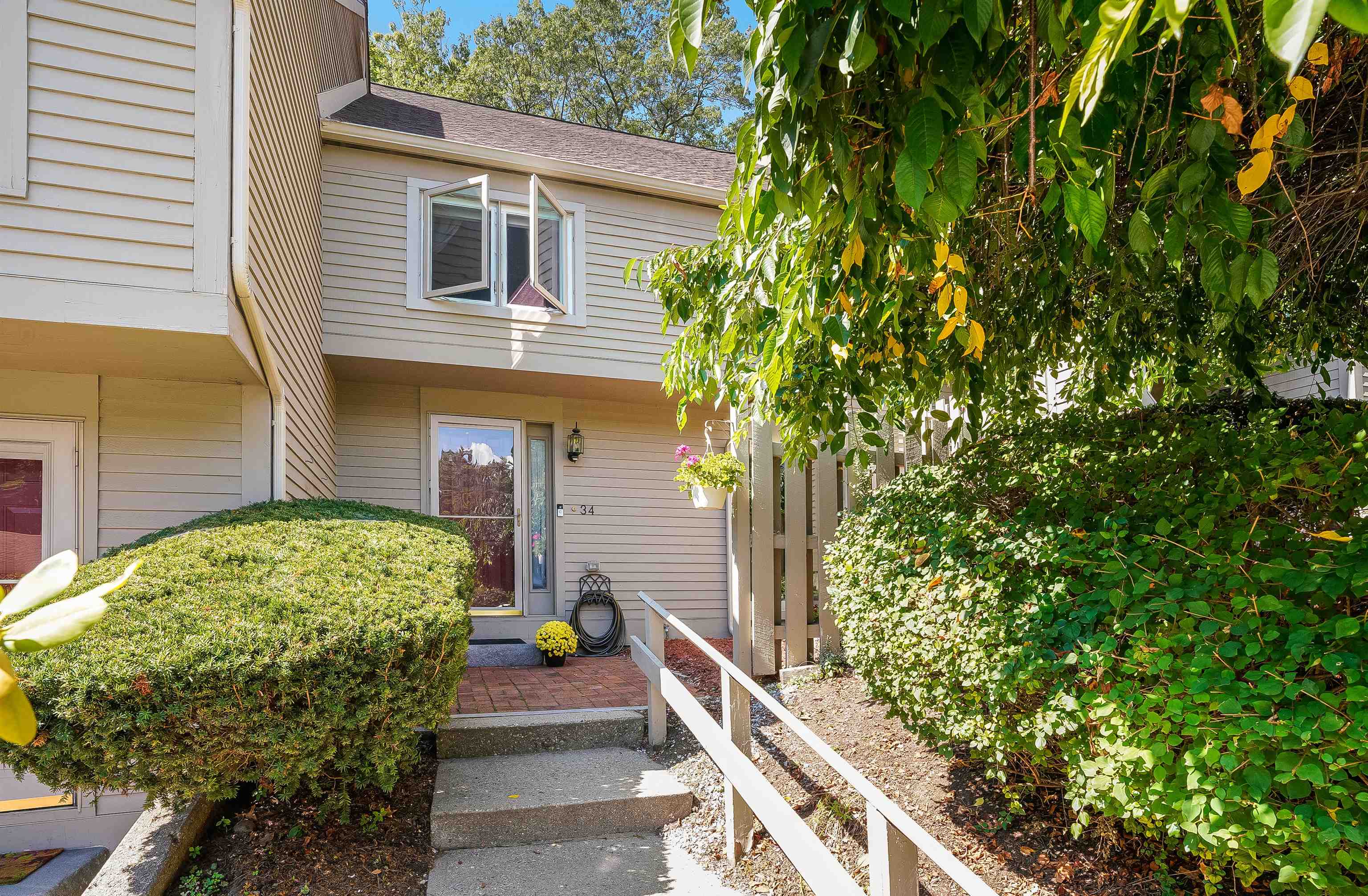 Homes for sale in Bedford, NH | 34 Briston Ct, Bedford, NH 03110 | MLS# 5060209