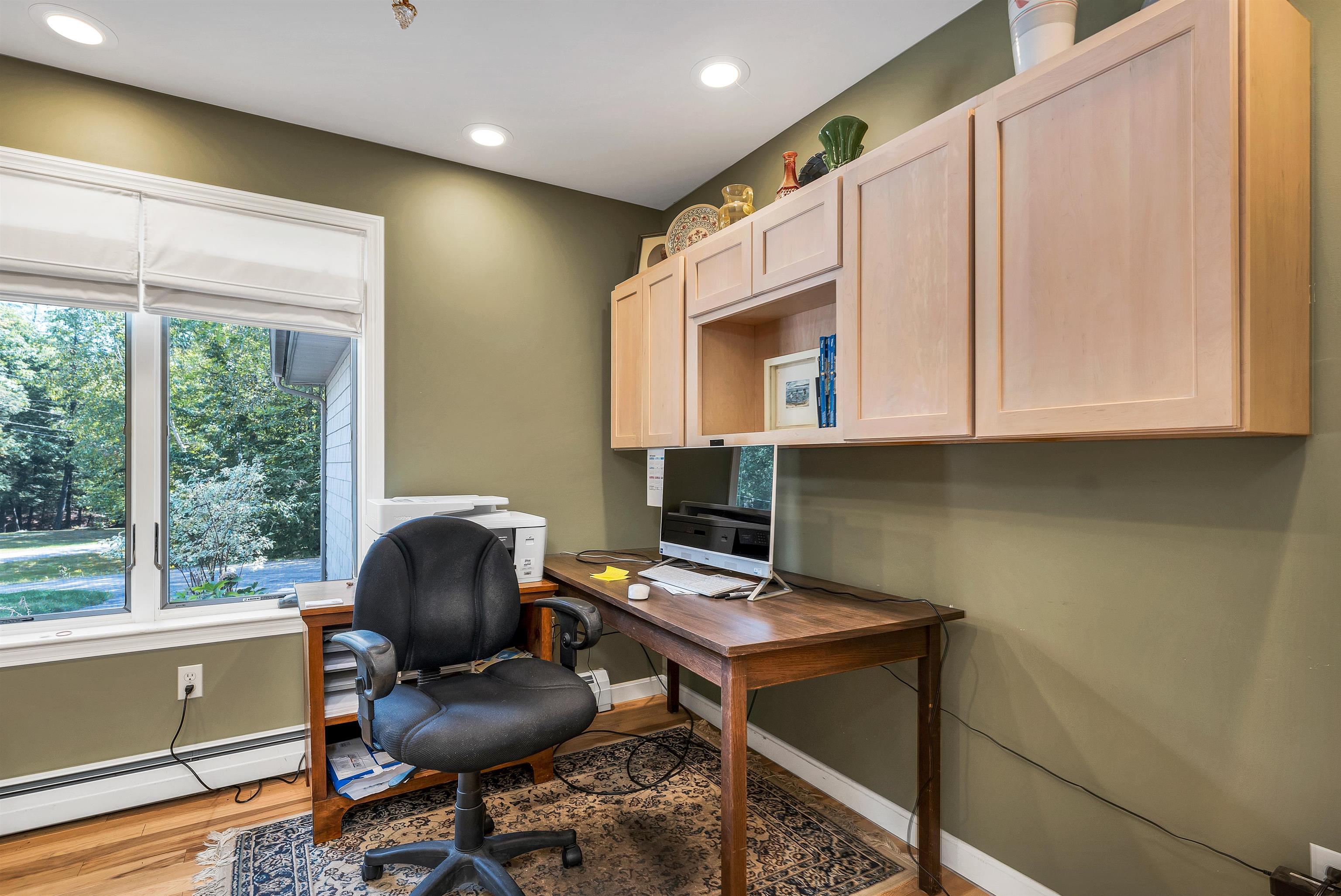 office or 3rd bedroom option