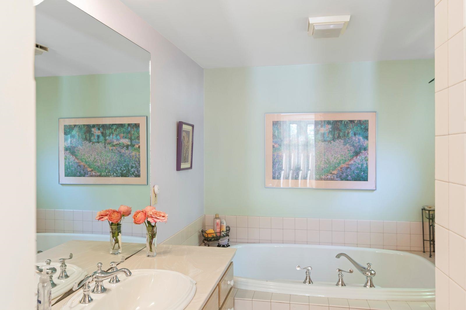 First floor full bath.