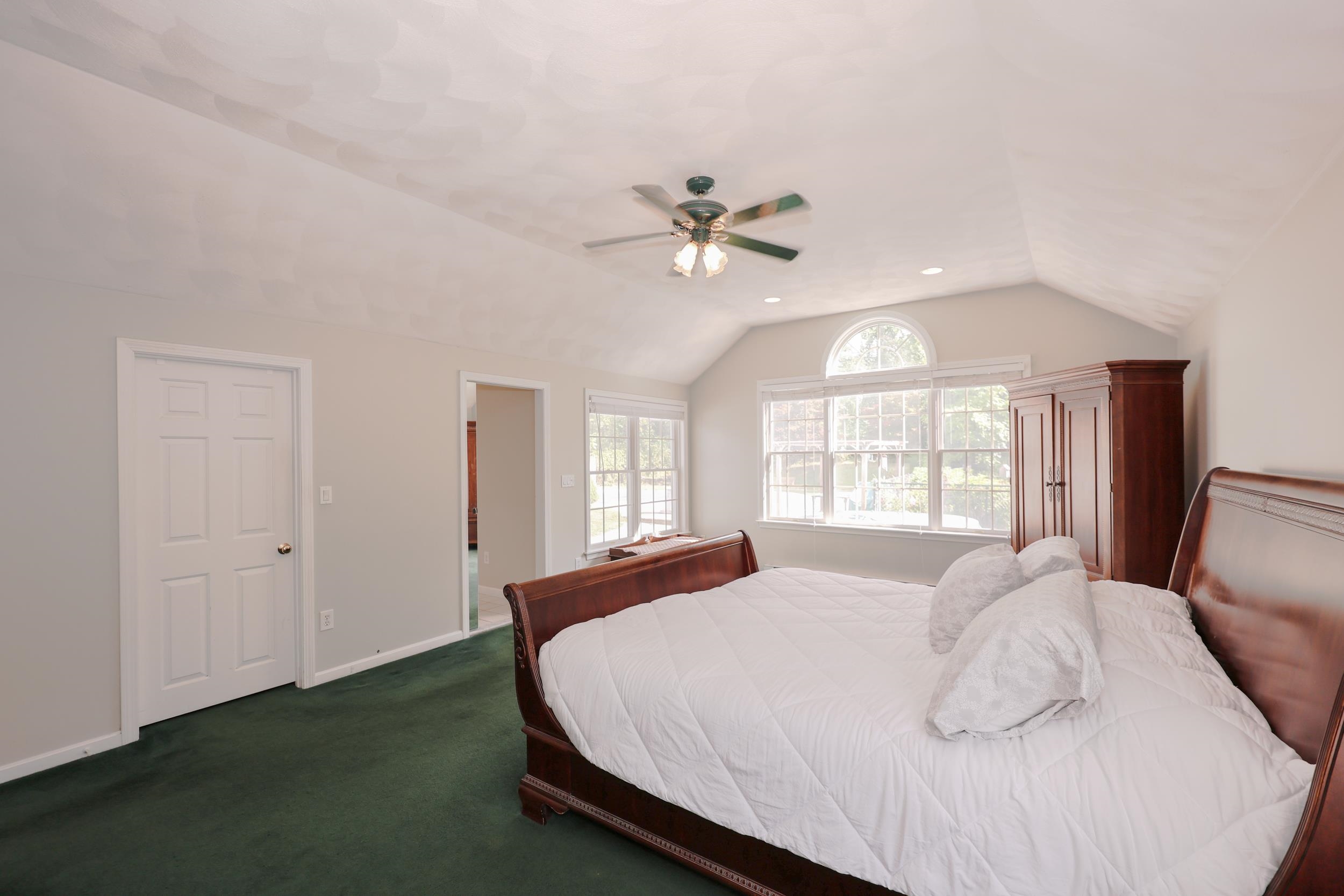 Alternate view primary suite