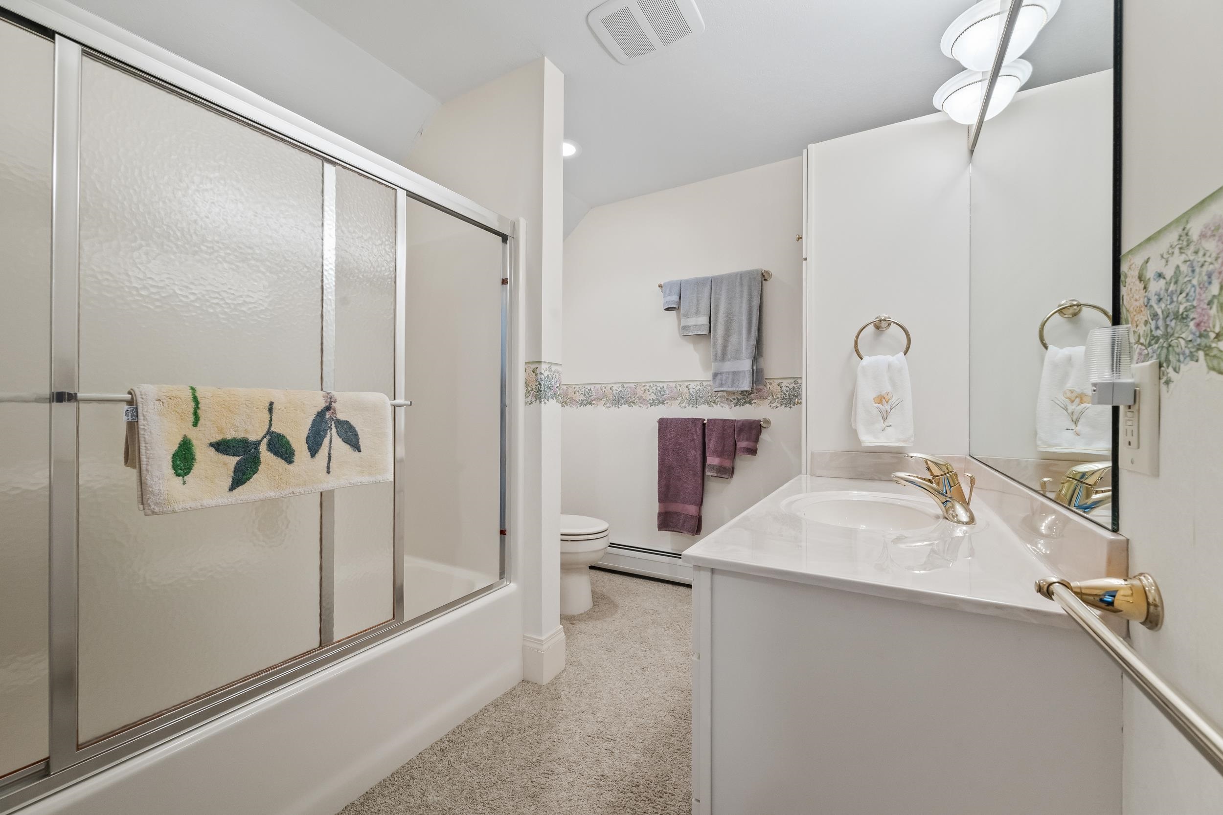 2nd Floor Full Bathroom
