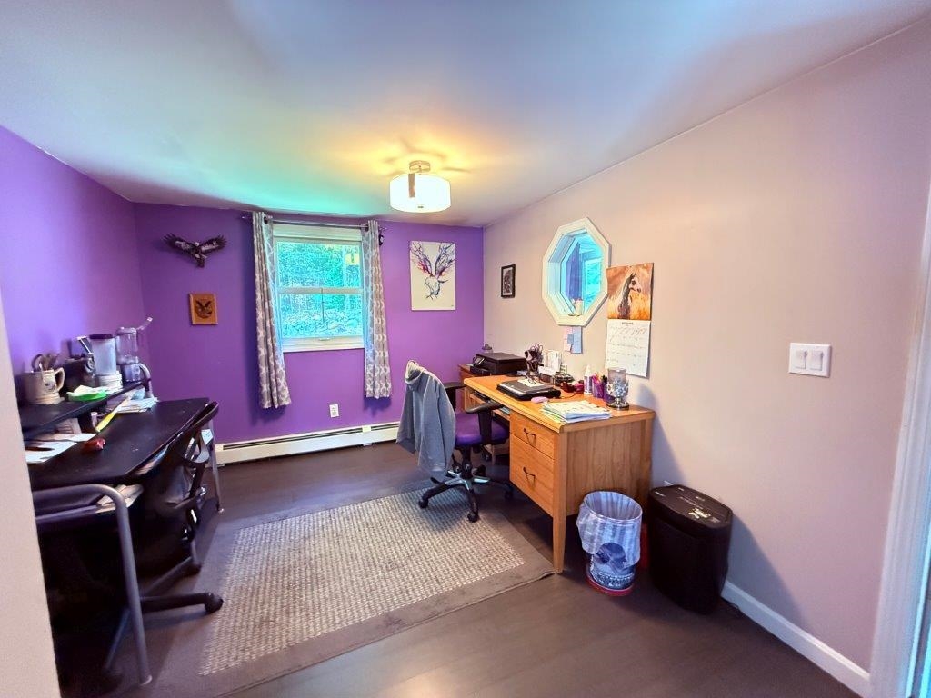 Office Area 24044059