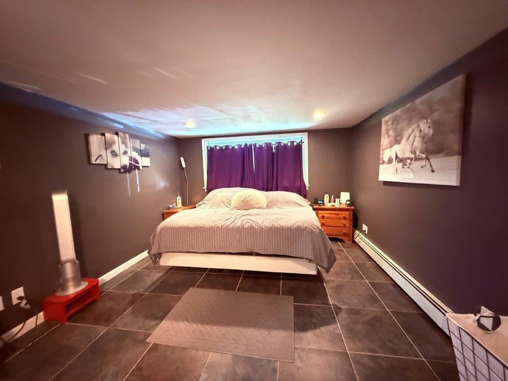 Primary Bedroom 24044023